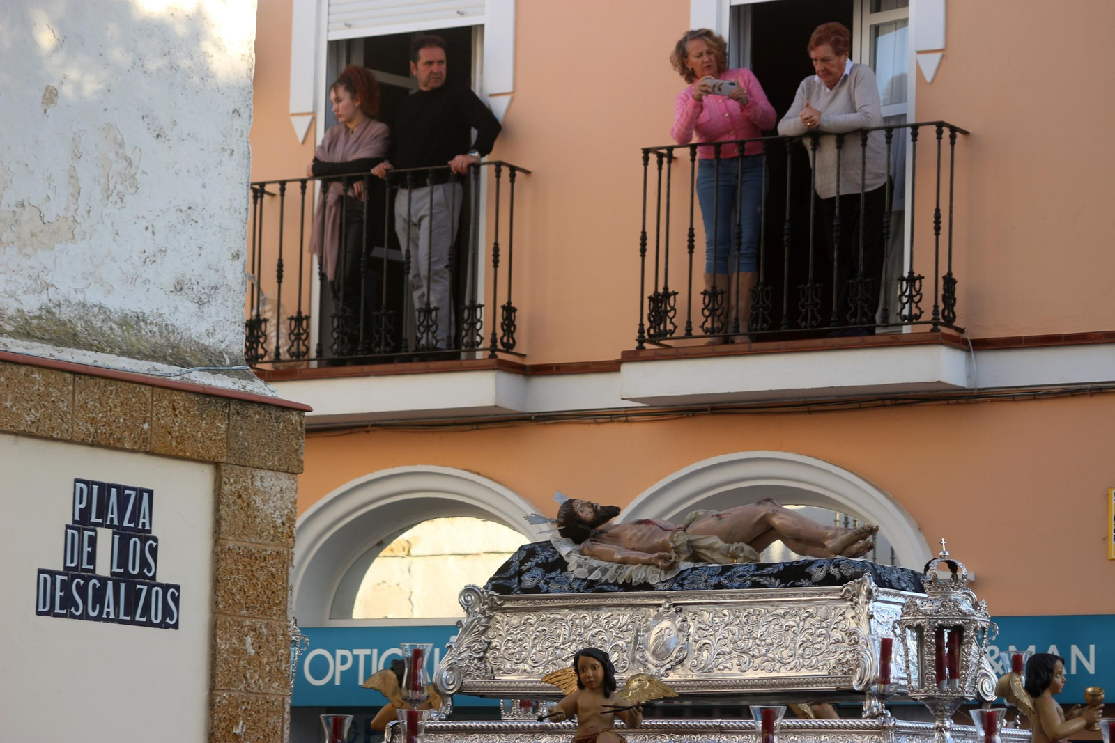 Las imágenes del Viernes Santo en Puerto Real 2023: Soledad