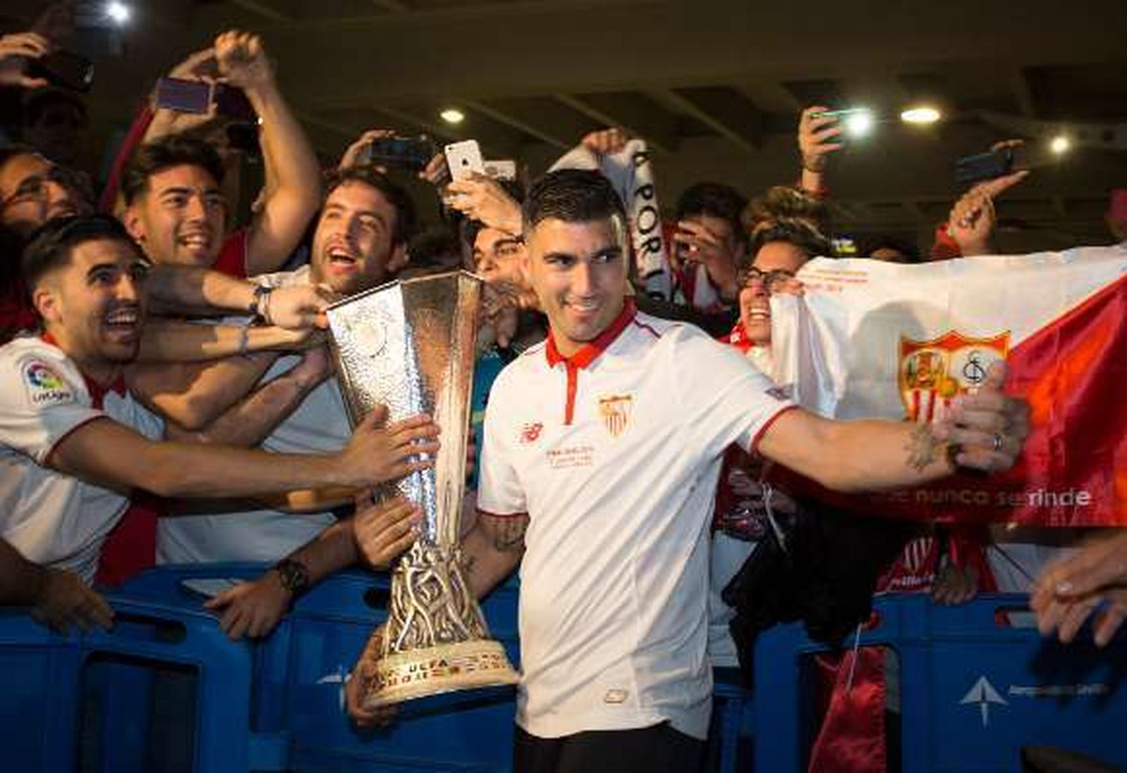 Vítores madrugadores para los pentacampeones