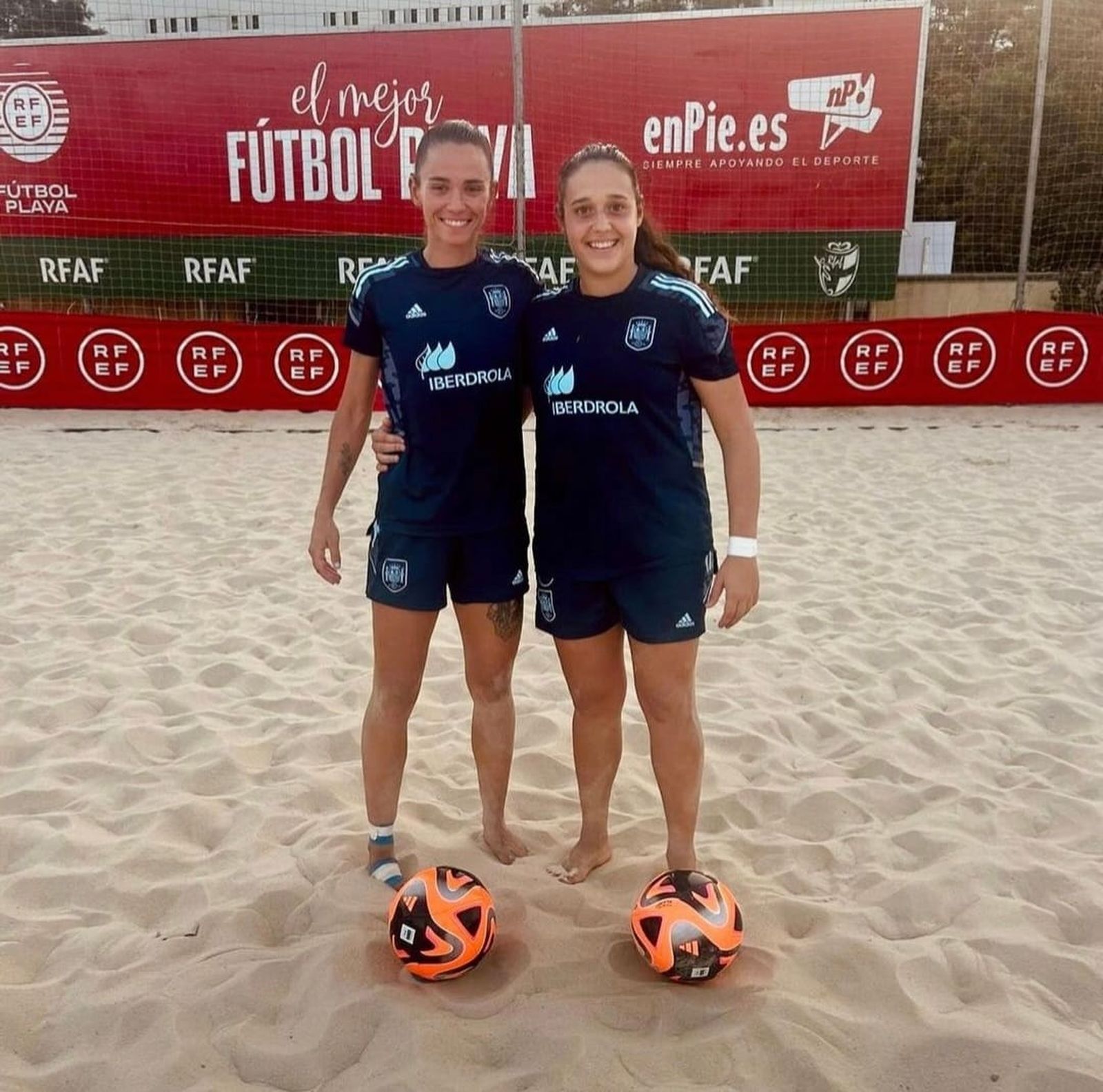 Pilar Sánchez junto a la también almeriense Paqui Campoy durante una concentración anterior de la selección española.