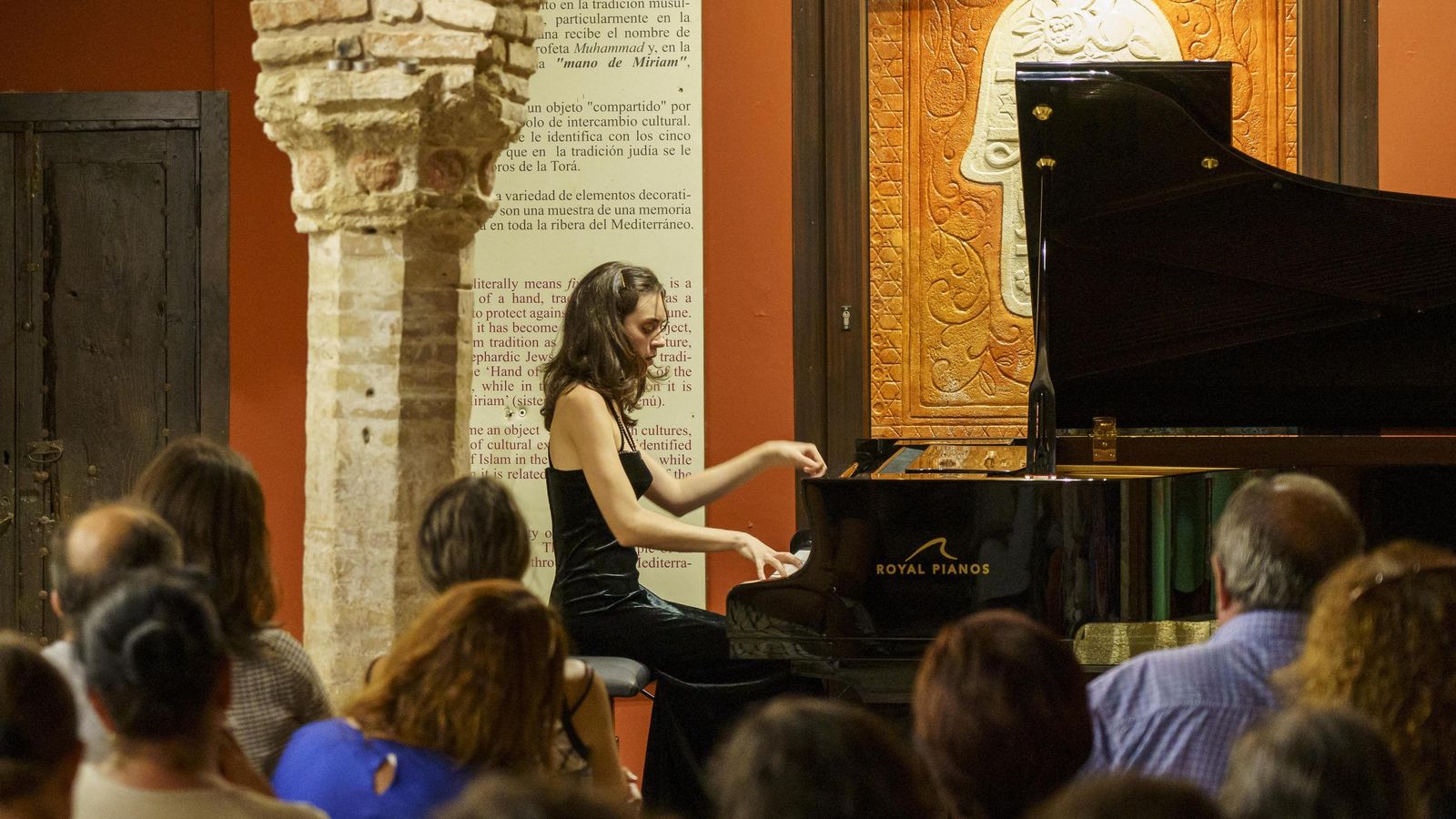 Carmen Pérez Salmoral durante el concierto.