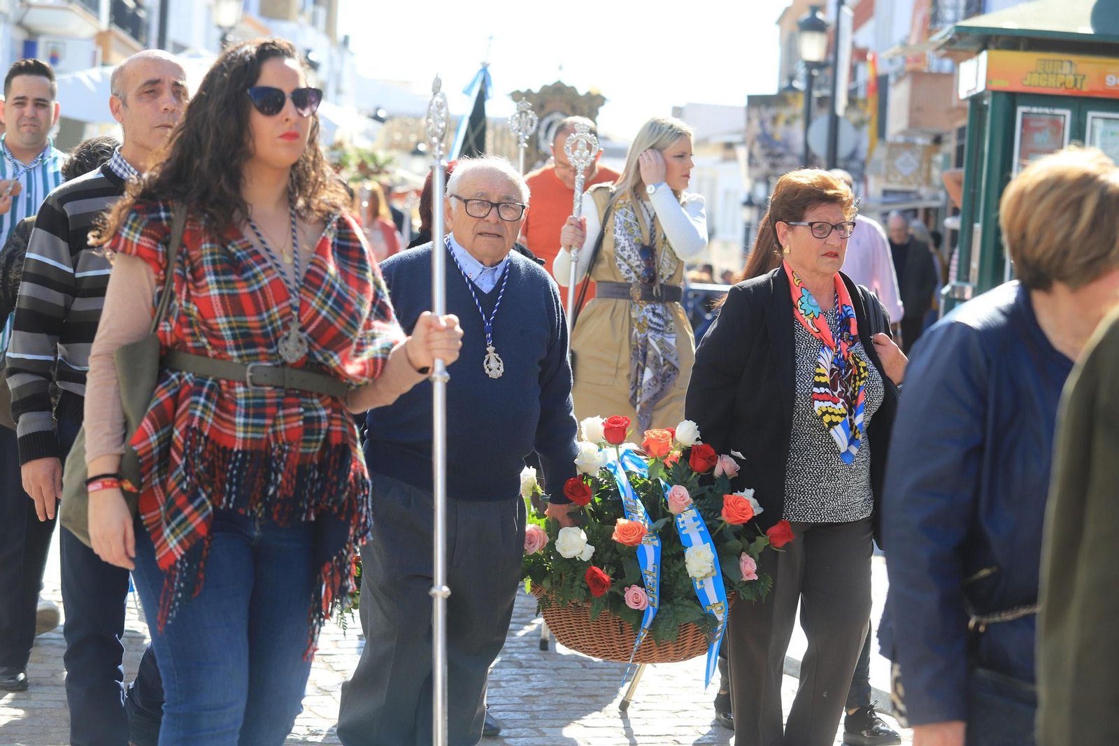 Imágenes de la llegada de la peregrinación de Emigrantes a Almonte acompañando a la Hermandad de San Juan del Puerto