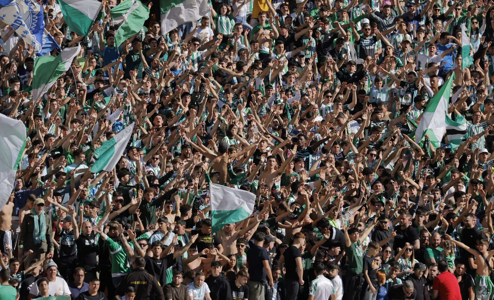 Las fotos del entrenamiento del Betis a puerta abierta