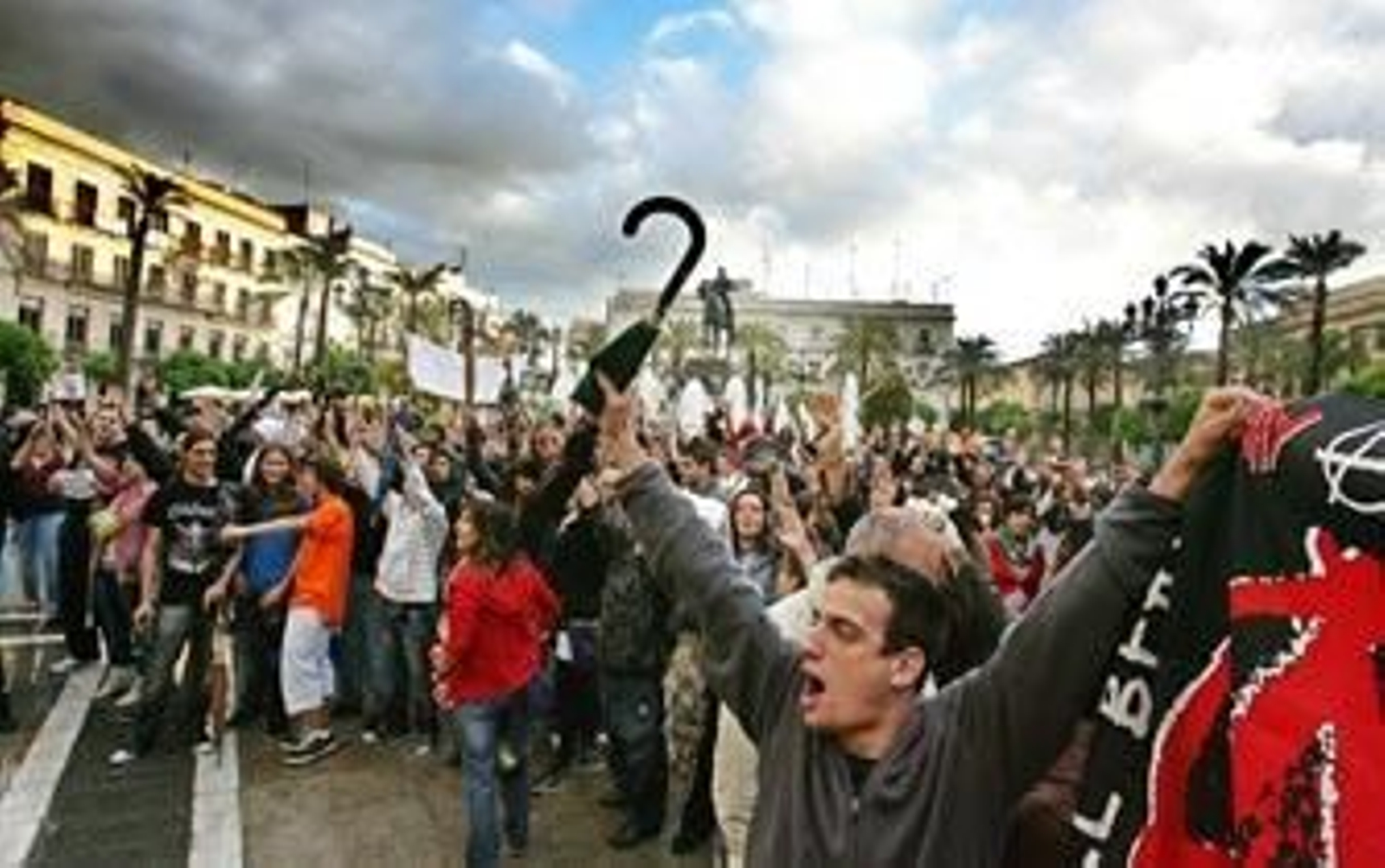 El Movimiento 15 de Mayo se deja notar en Jerez a pesar de la lluvia