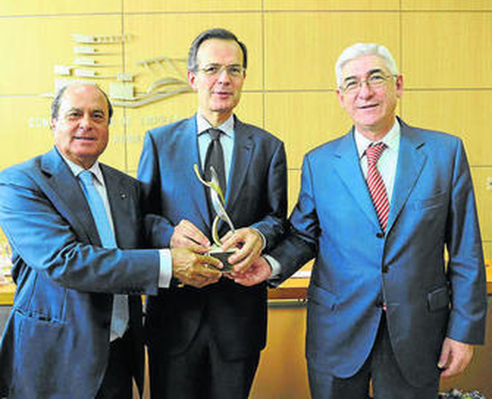 Antonio Ponce, Pedro Miró y José Antonio Gómez.