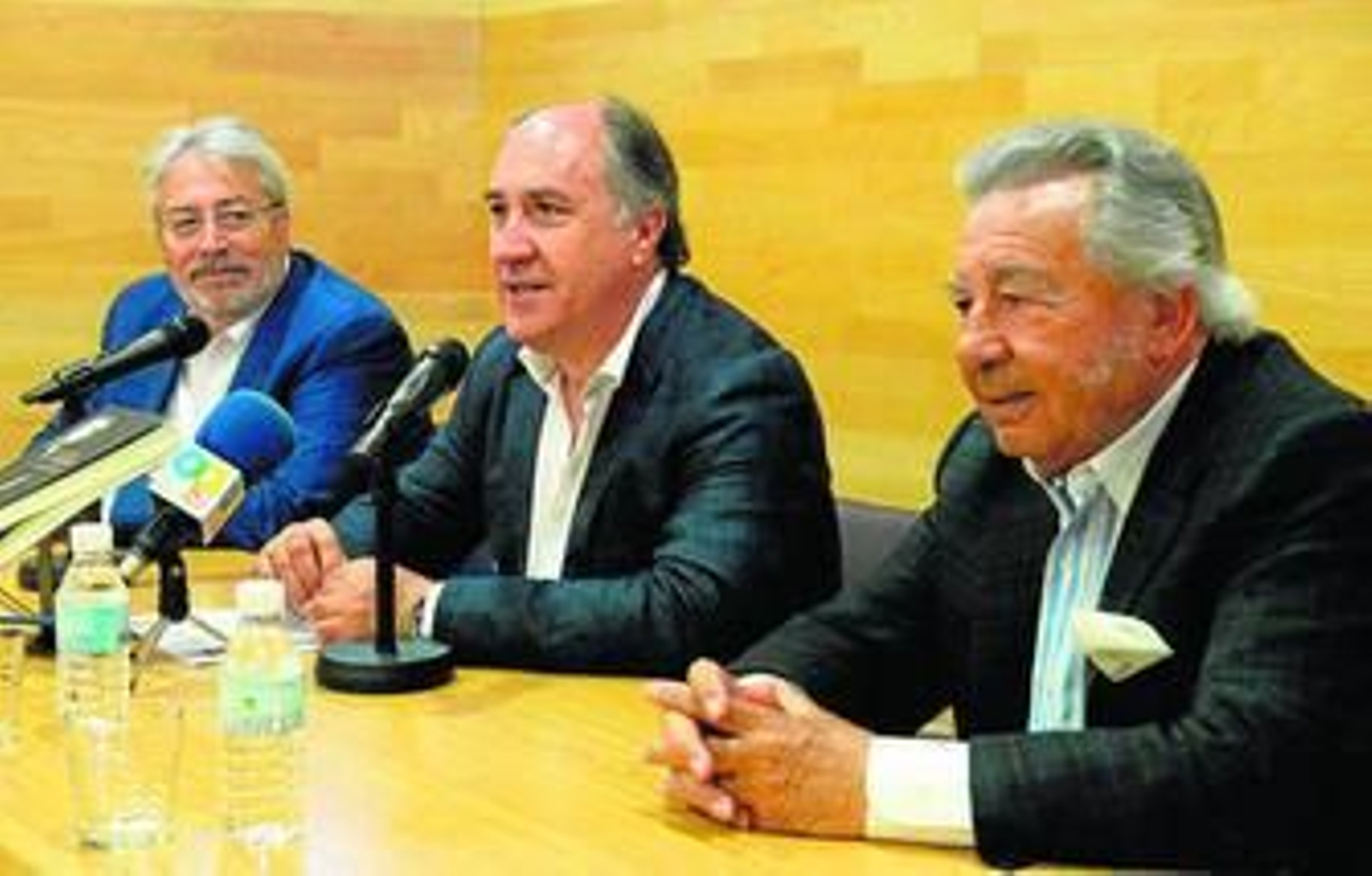 Imagen de la presentación del libro, ayer en el Centro Documental José Luis Cano.