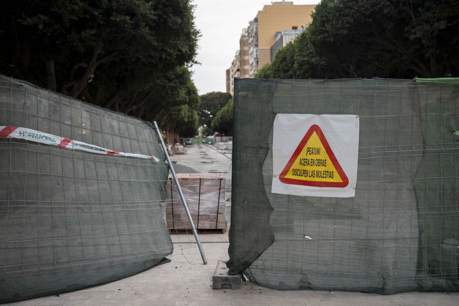 Obras en el Paseo de Almería.
