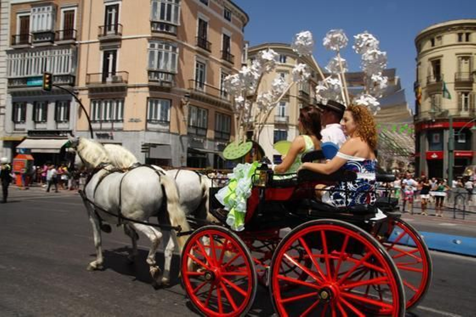 El tradicional paseo en coche de caballos, otra imagen de la Feria. 

Foto: Punto Press