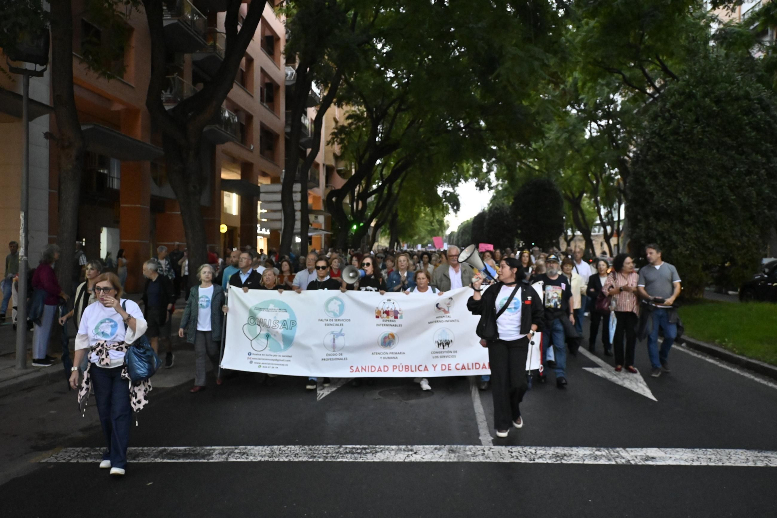 Las mejores imágenes de la manifestación por la sanidad en Huelva