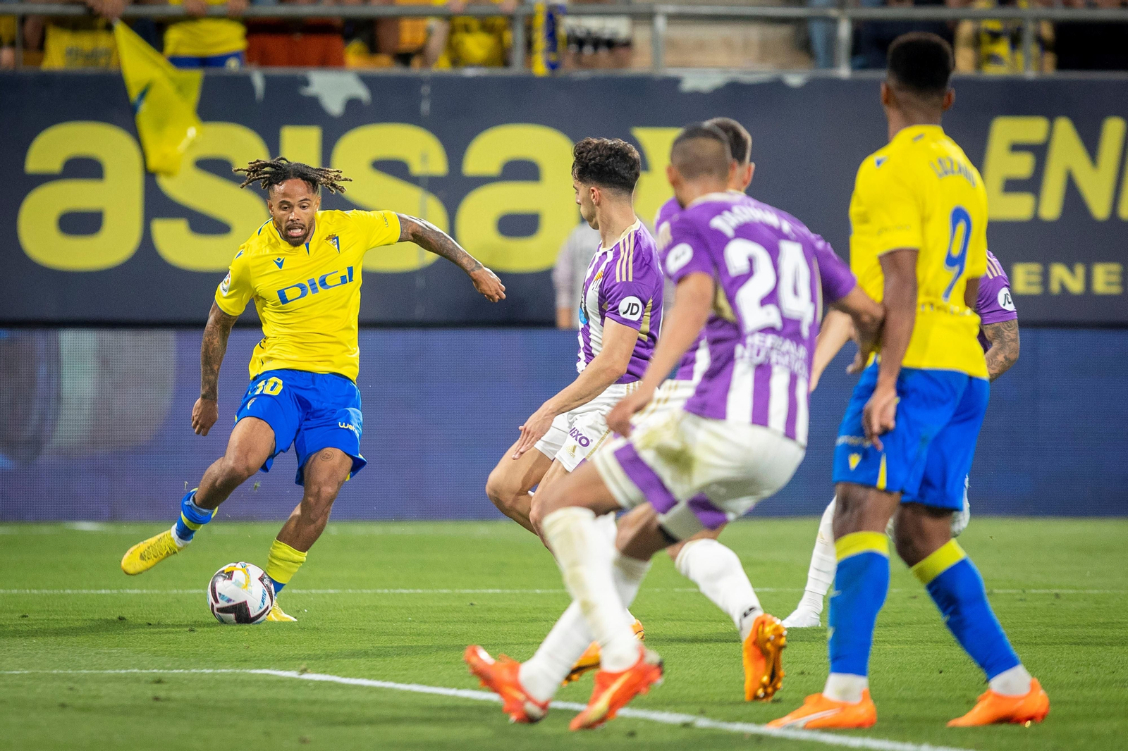 Todas las imágenes del Cádiz C.F.-Valladolid en el Nuevo Mirandilla
