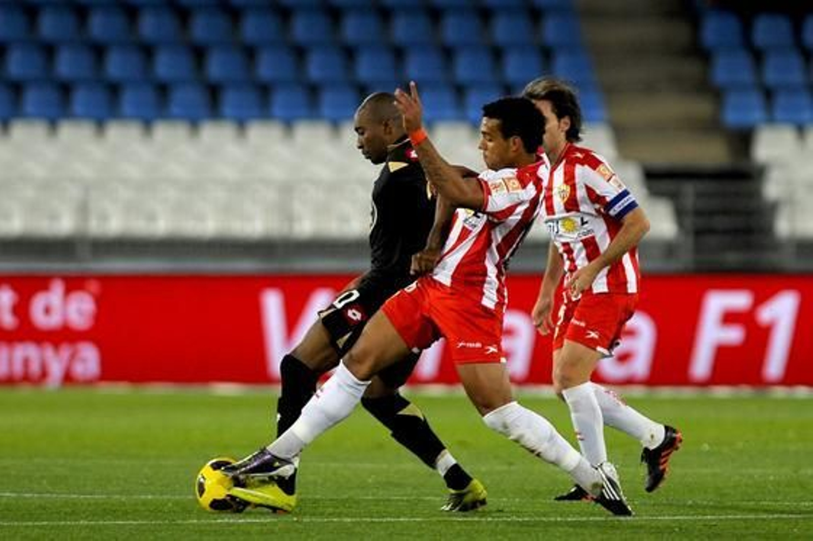 El Almería viajará con ventaja a Riazor tras ganar 1-0 al Deportivo en la ida de cuartos de final de la Copa del Rey. / AFP