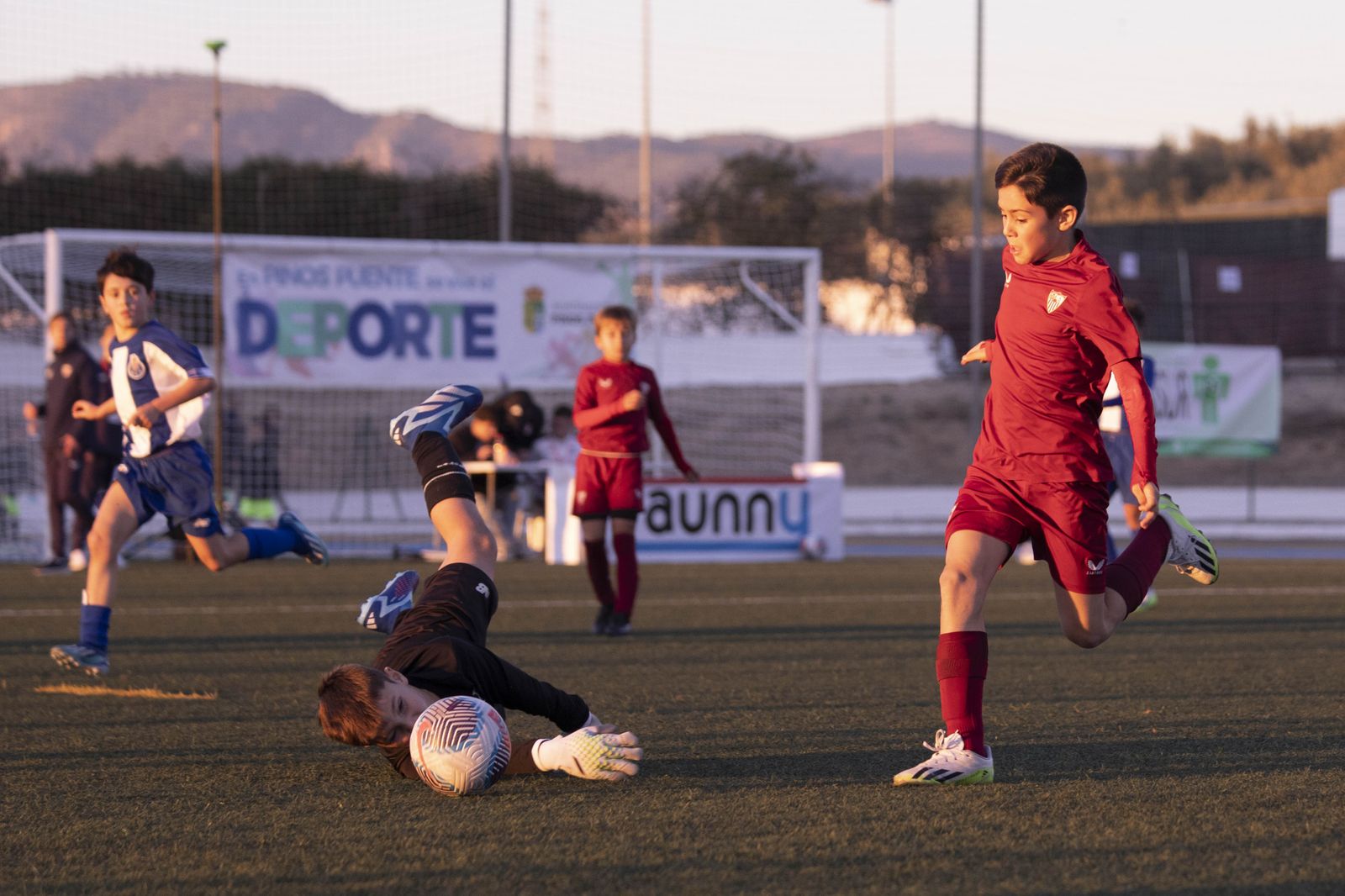 Las mejores imágenes del Torneo Internacional Benjamín de Pinos Puente