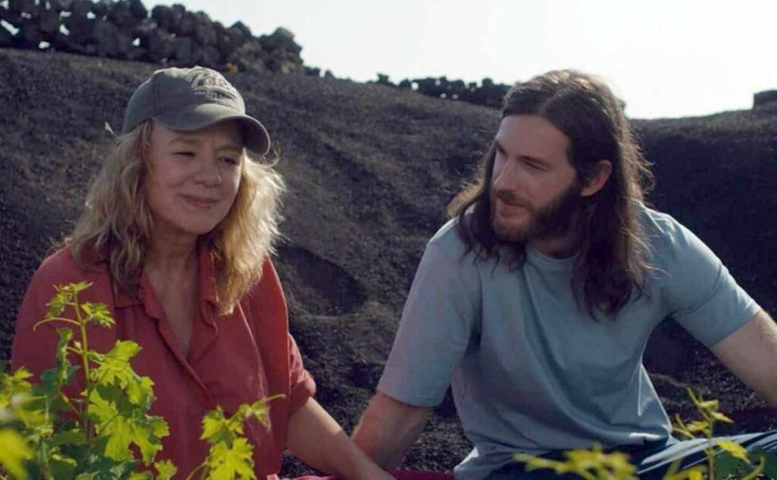 Emma Suárez y Manuel Vega en una imagen del filme.