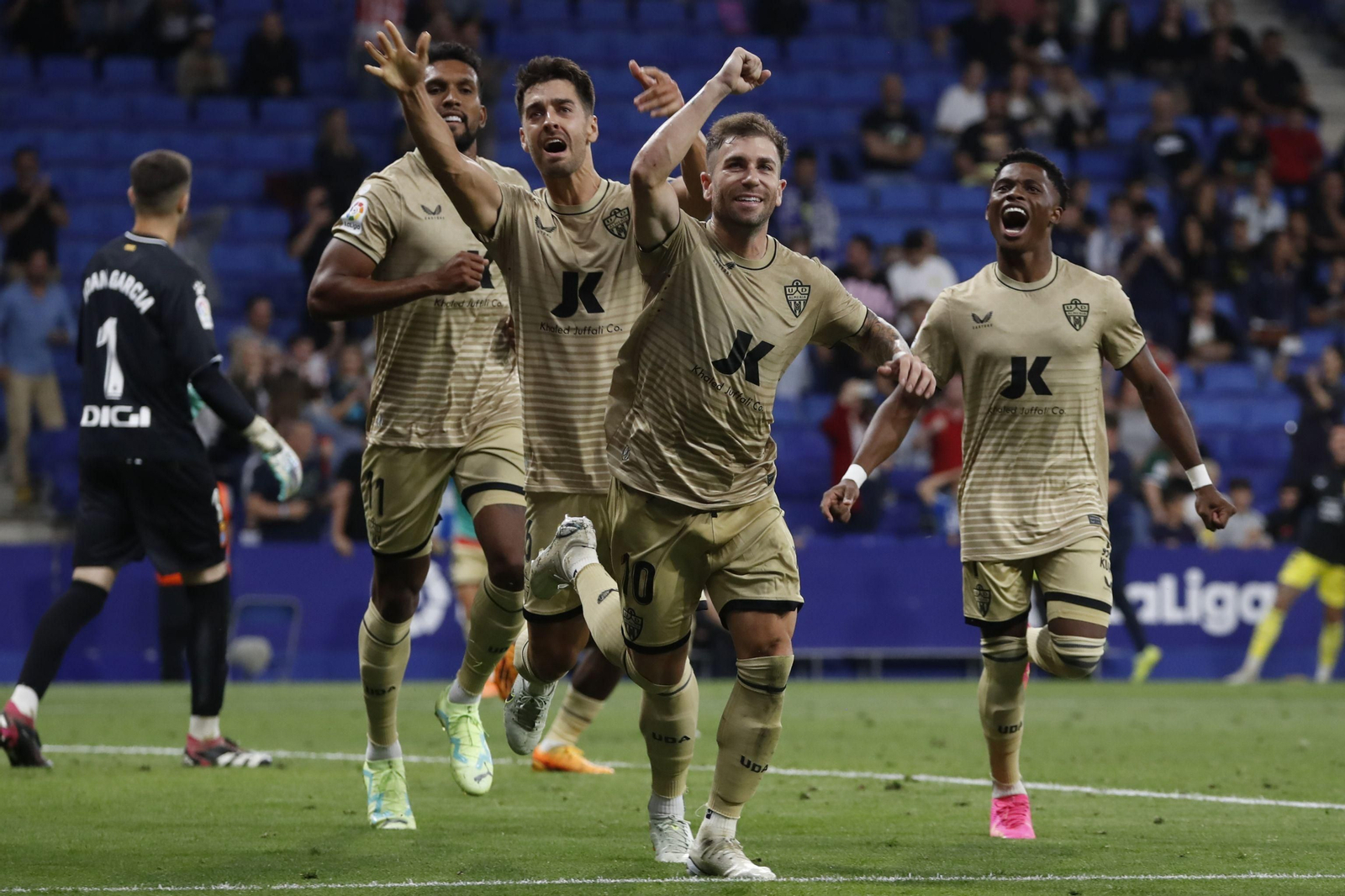 Embarba celebra el tanto de la salvación en Cornellá con De la Hoz, Sousa y Ramazani a la zaga