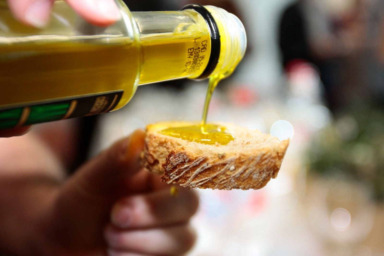 Tostada de pan con aceite.