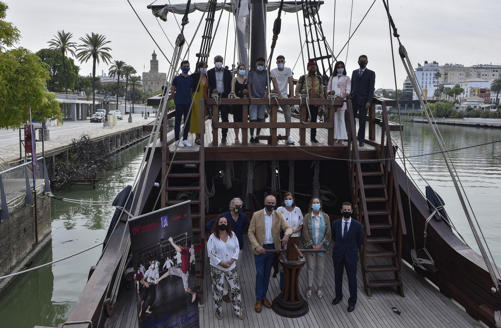 Presentación del espectáculo 'Mundo Magallanes-Elcano' en la réplica de la Nao Victoria.