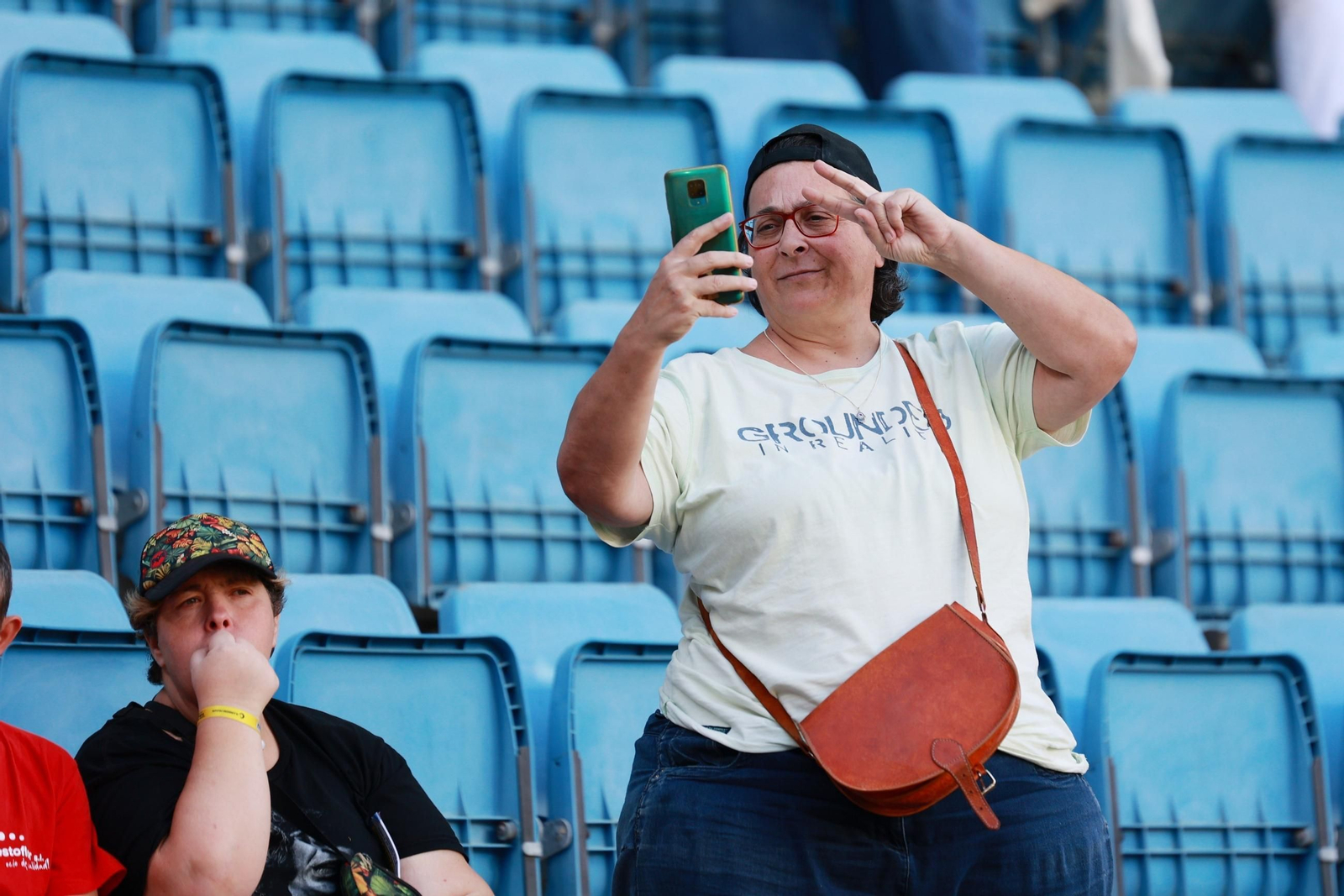 Búscate entre las fotos del partido de fútbol Cádiz CF - CD Eldense