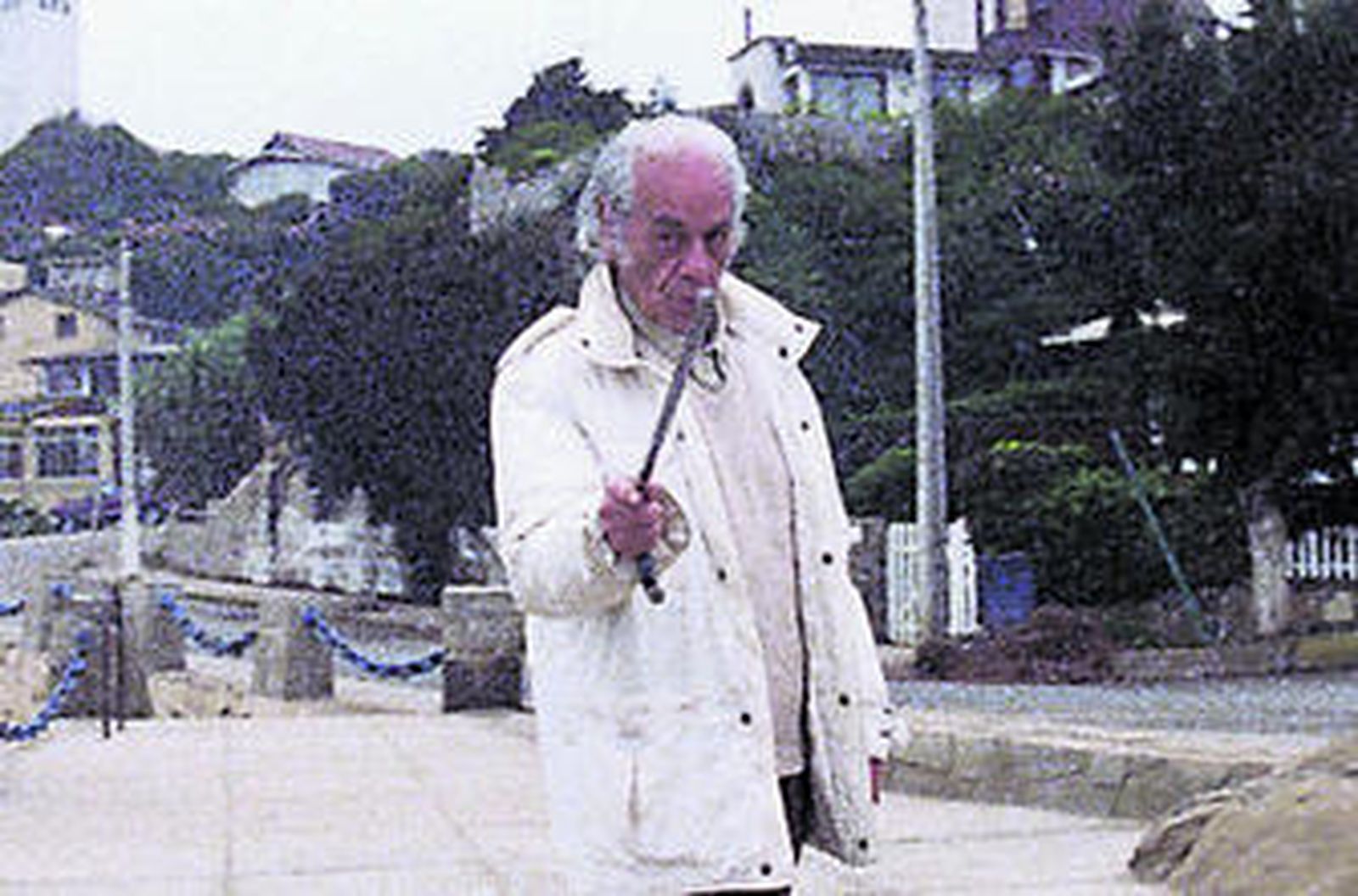 El poeta chileno Nicanor Parra, en una de las escenas.