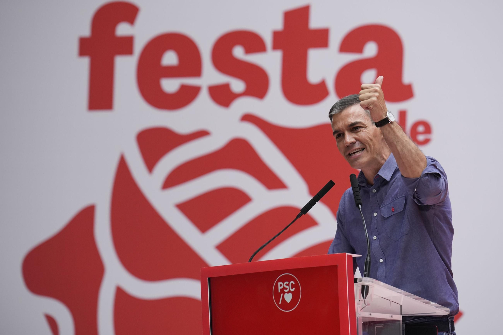 El presidente del Gobierno, Pedro Sánchez, este domingo en la tradicional Fiesta de la Rosa del PSC en Gavá.