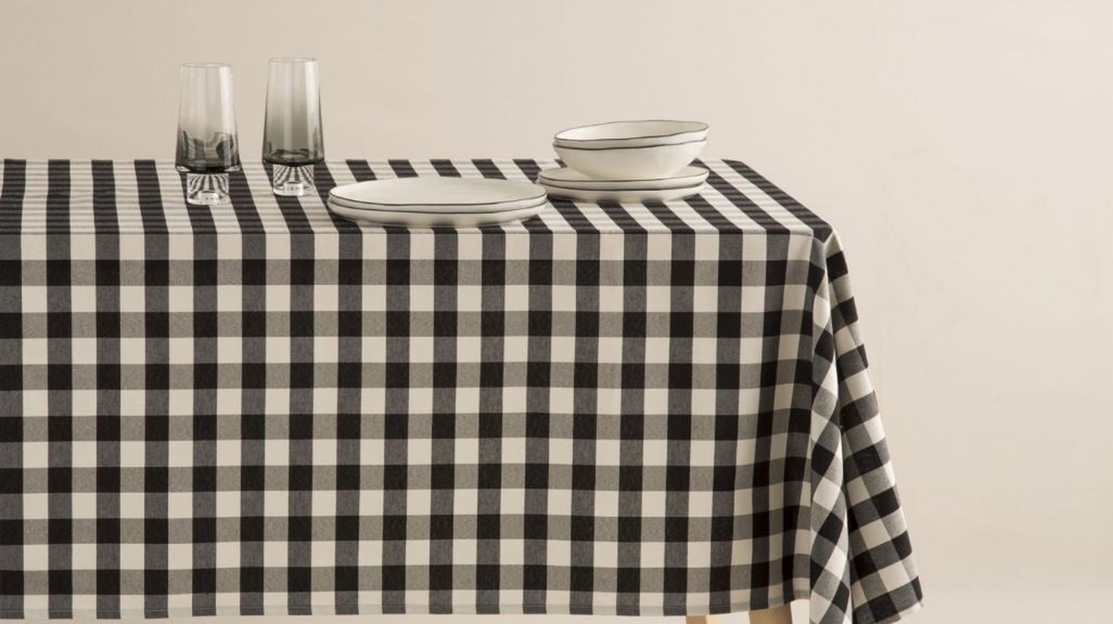 Estos manteles antimanchas tan bonitos son lo que necesitas para que tu mesa quede perfecta