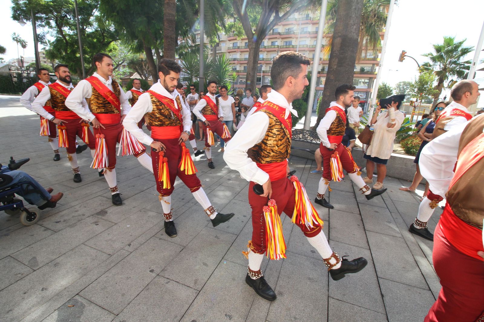 Imágenes del desfile Iberoamericano de bailes.