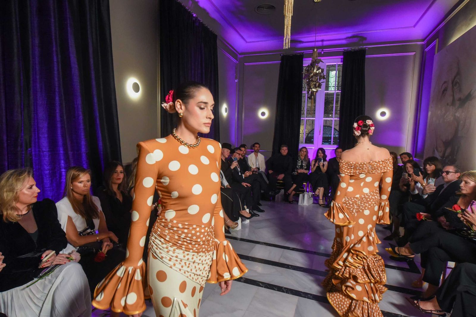 Desfile de Andrew Pocrid en La Casa de Manolete Bistró