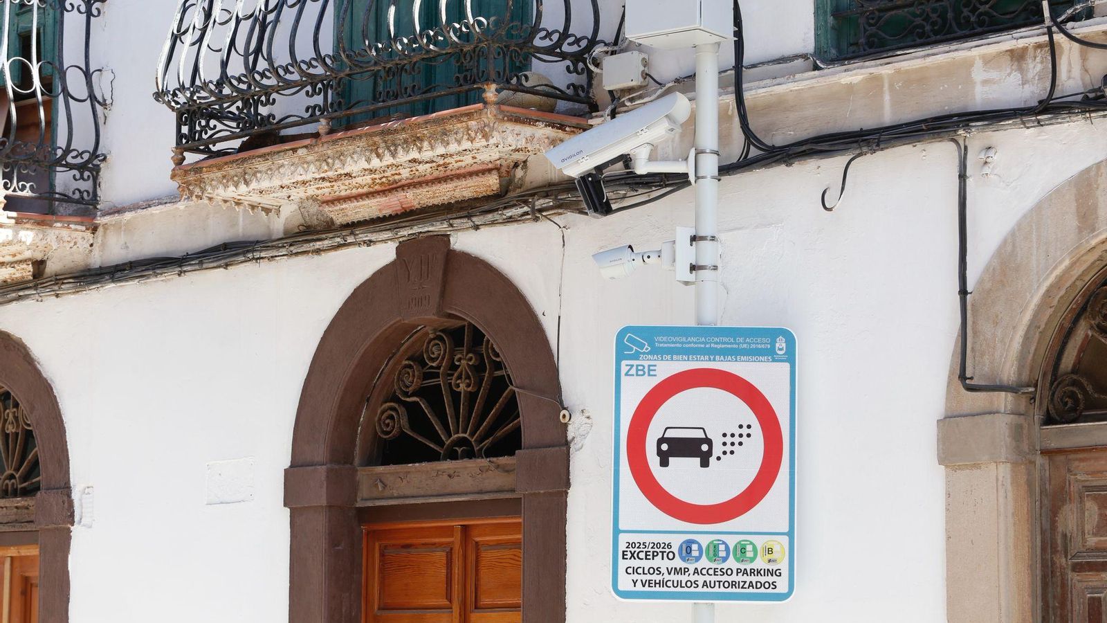 Una de las cámaras de vigilancia del centro urbano que entrará en funcionamiento en enero.