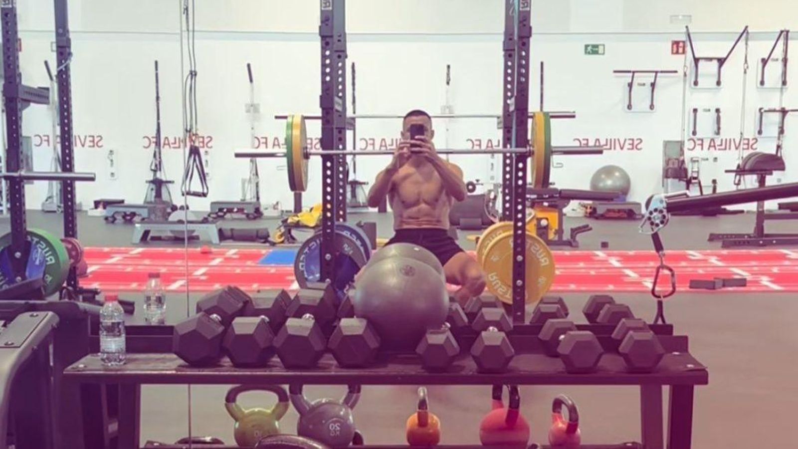 Un post en Instagram de Alexis Sánchez entrenando en las instalaciones del Sevilla FC