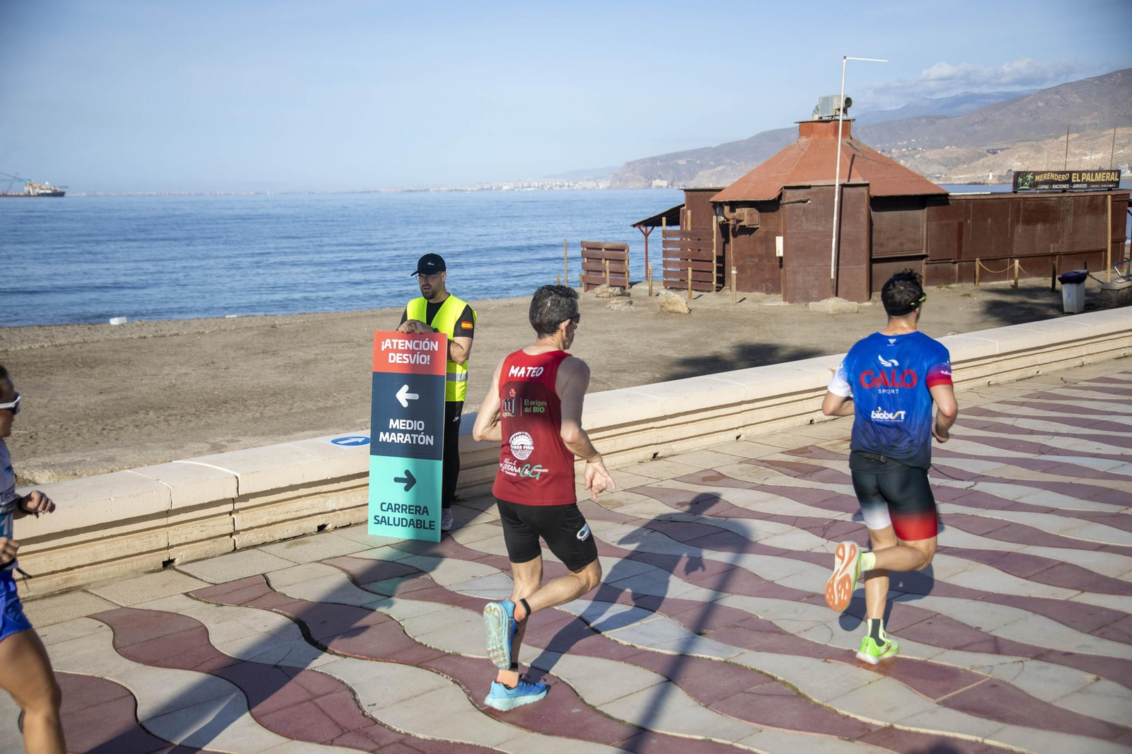 El Medio Maratón de Almería 2025, en imágenes