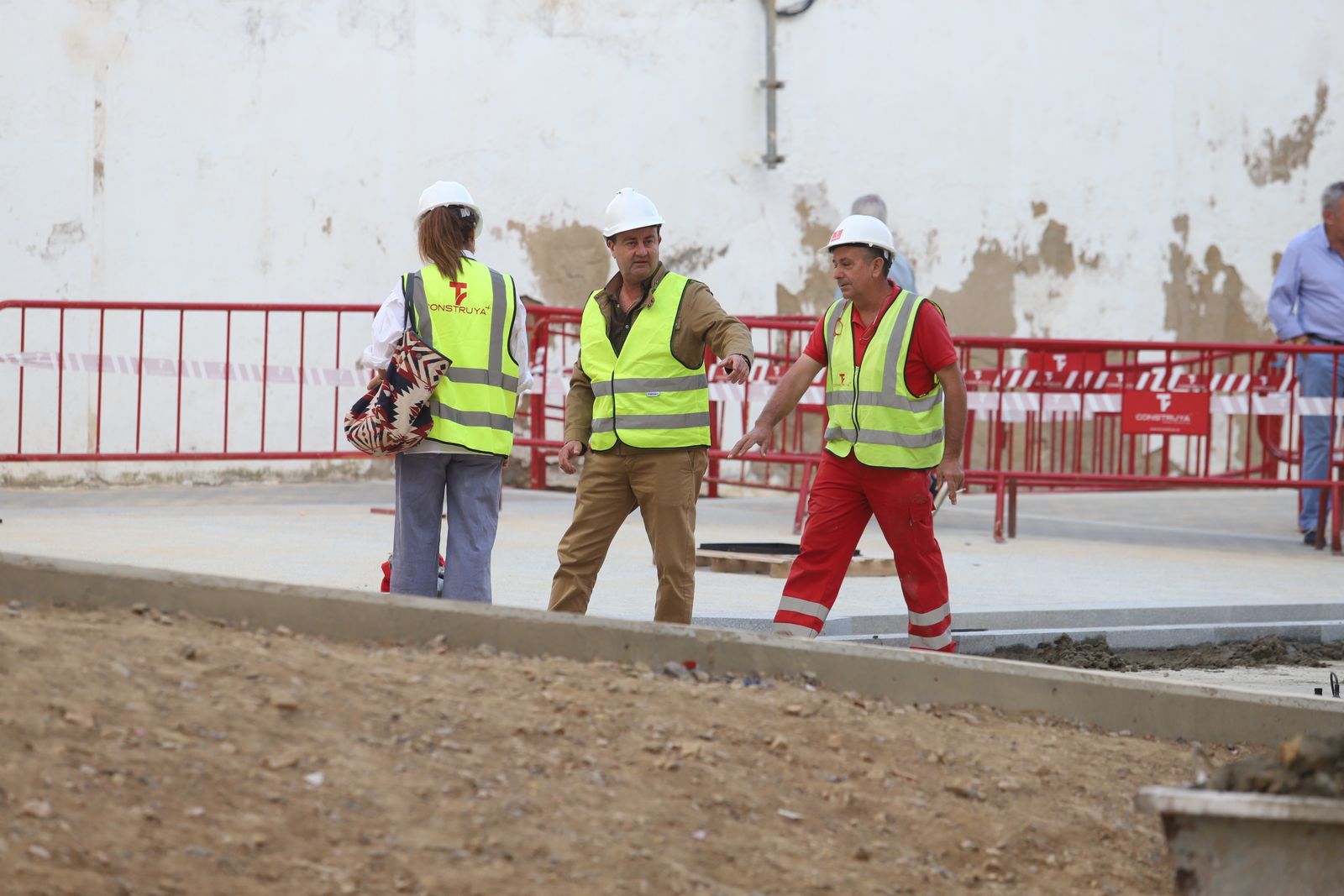 Las obras de peatonalización de la Plaza de Los Dolores, en imágenes