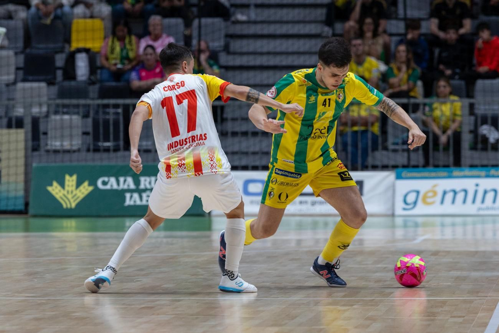 Las mejores fotos de la goleada del Jaén Paraíso Interior FS ante Industrias Santa Coloma