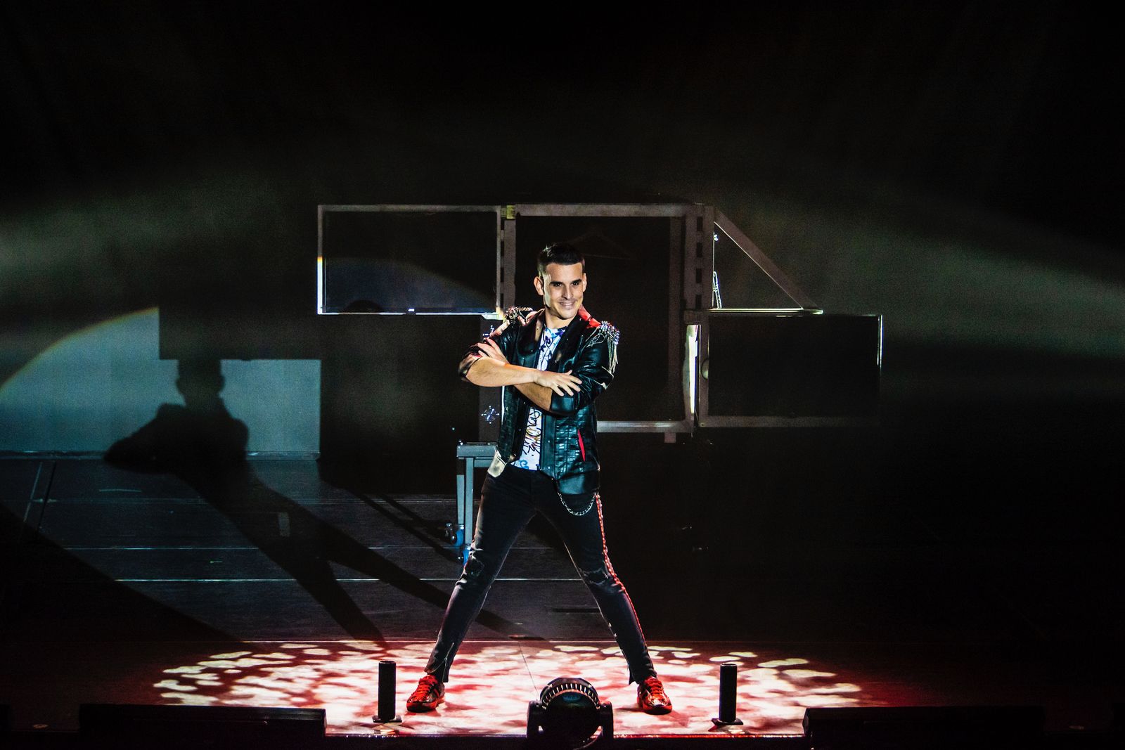 Javier Cruz en un show del Norwegian Cruise