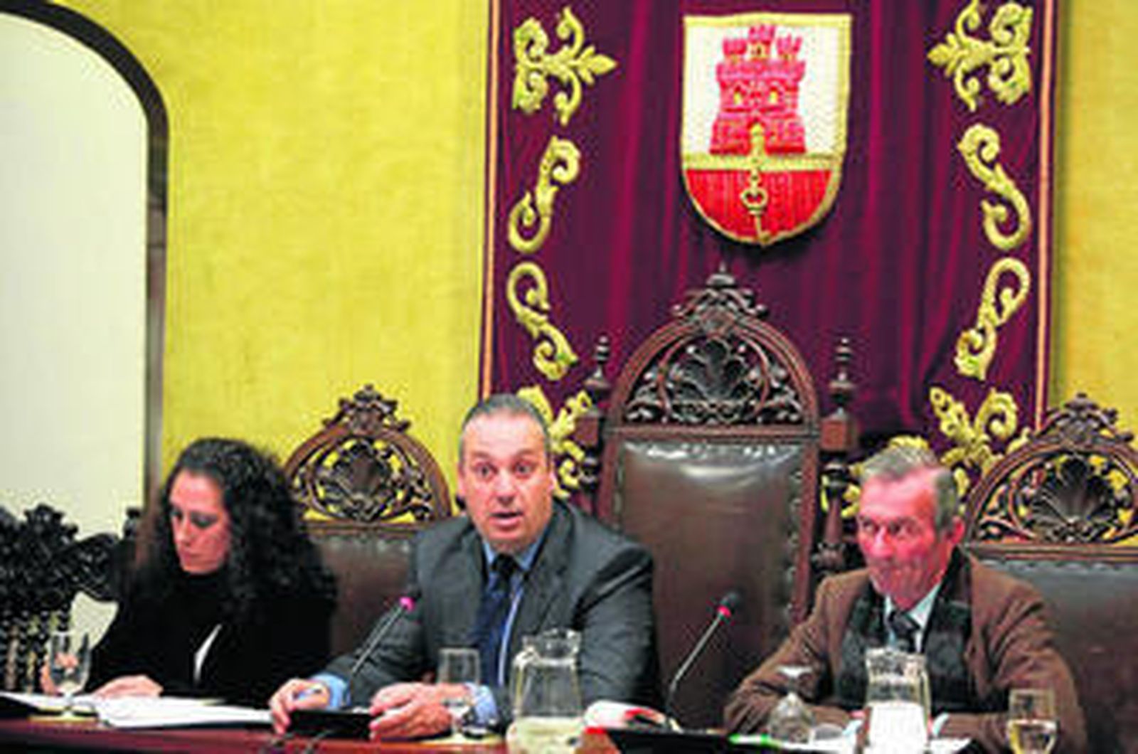 Marchena, Ruiz Boix, y Vera en el Pleno del mes de febrero.