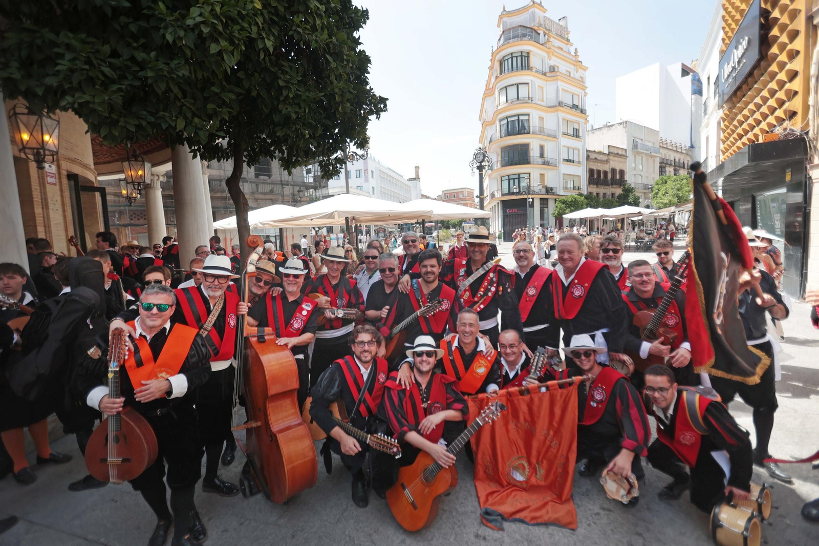 Pasacalles del Certamen de Tunas 'Ciudad de Jerez'