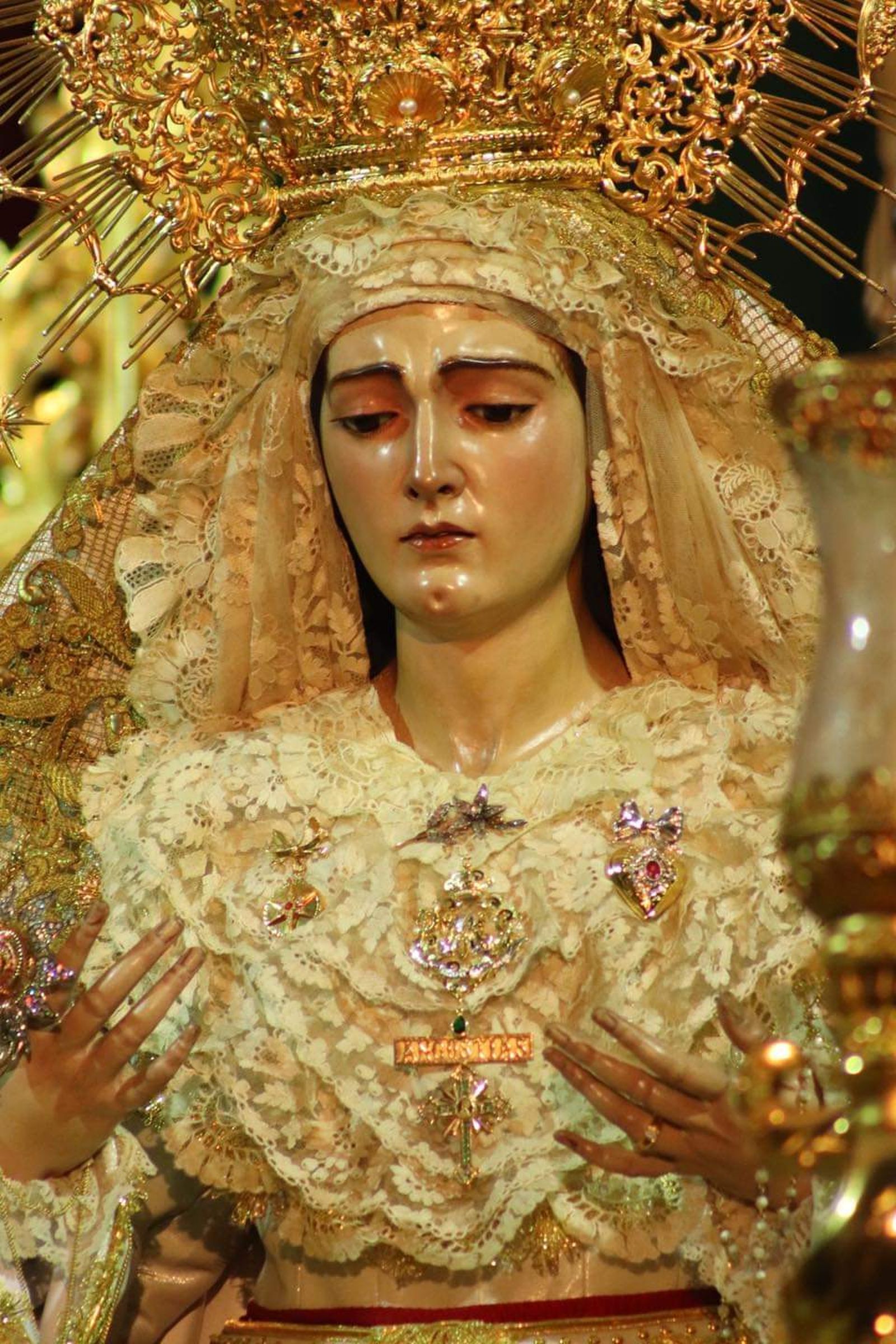 El bellísimo rostro de la Virgen de las Angustias.