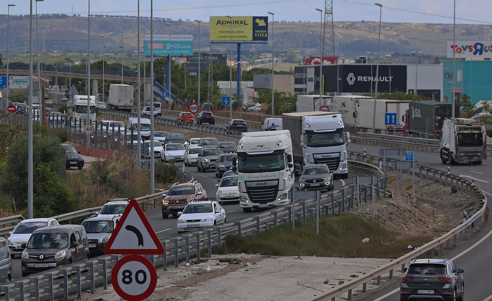 Fotos del accidente de esta mañana en la A7 en Palmones