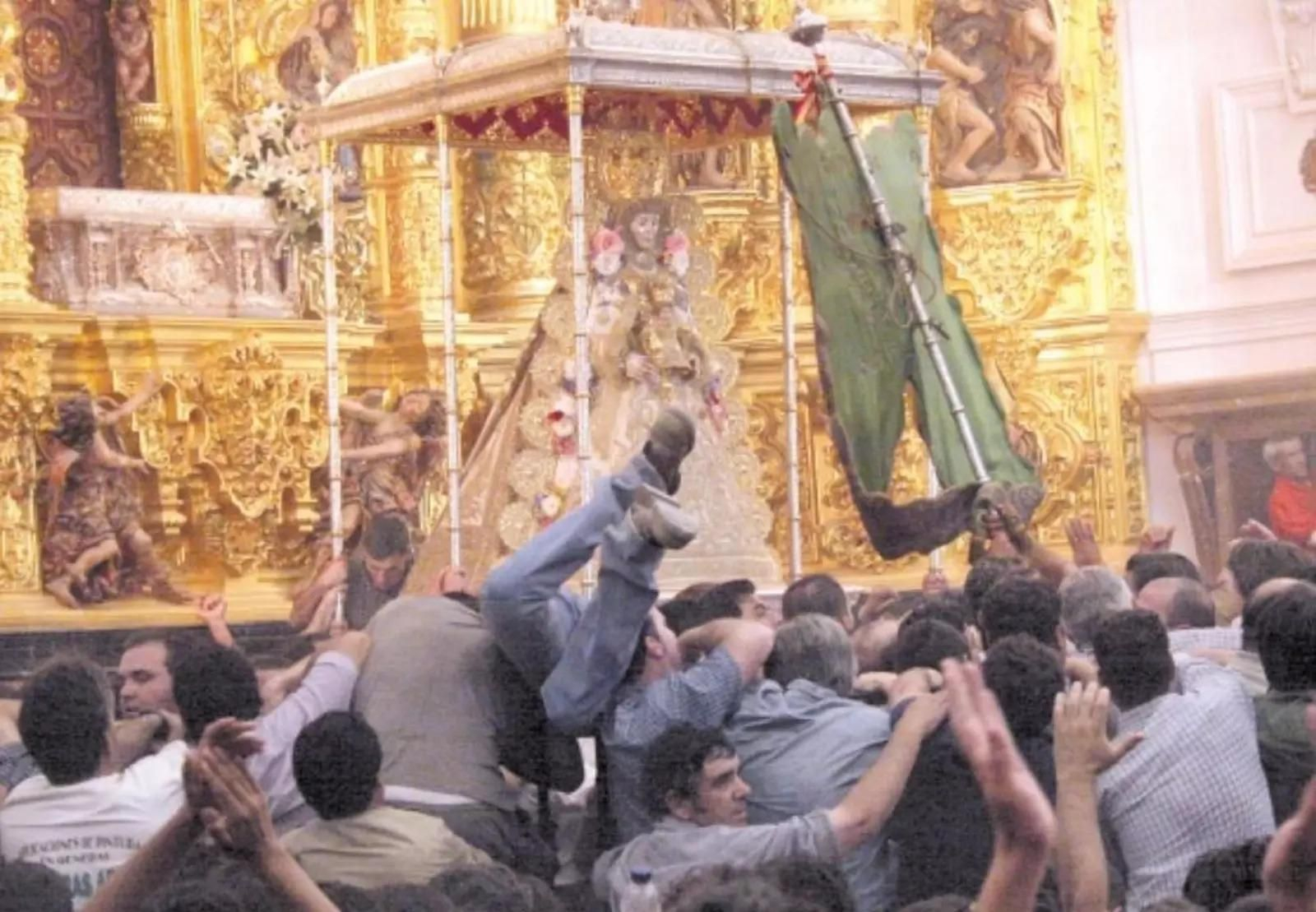 El salto a la reja de 2005. El salto a la reja de 2005.