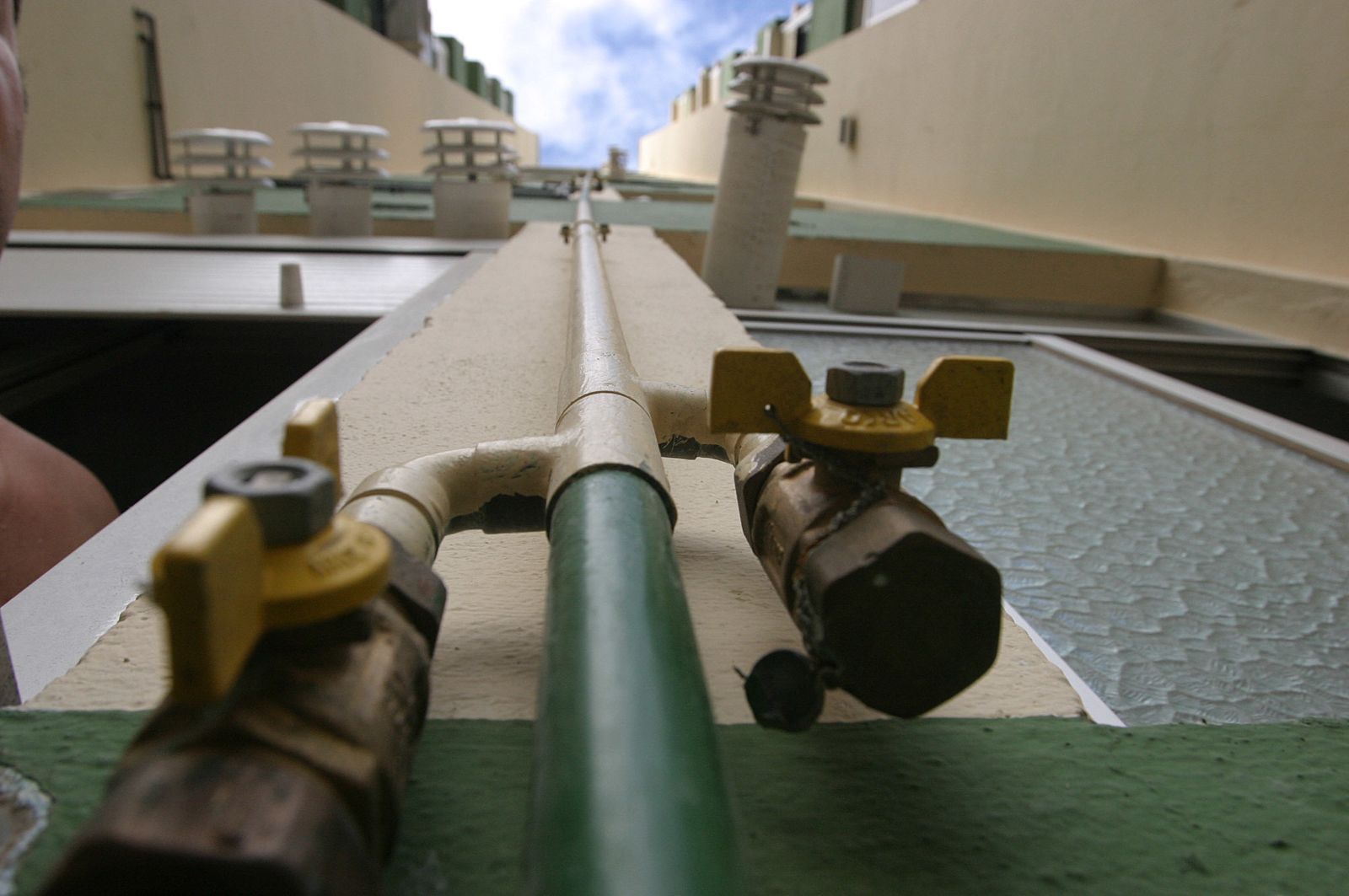 Instalación de gas natural en un bloque de viviendas