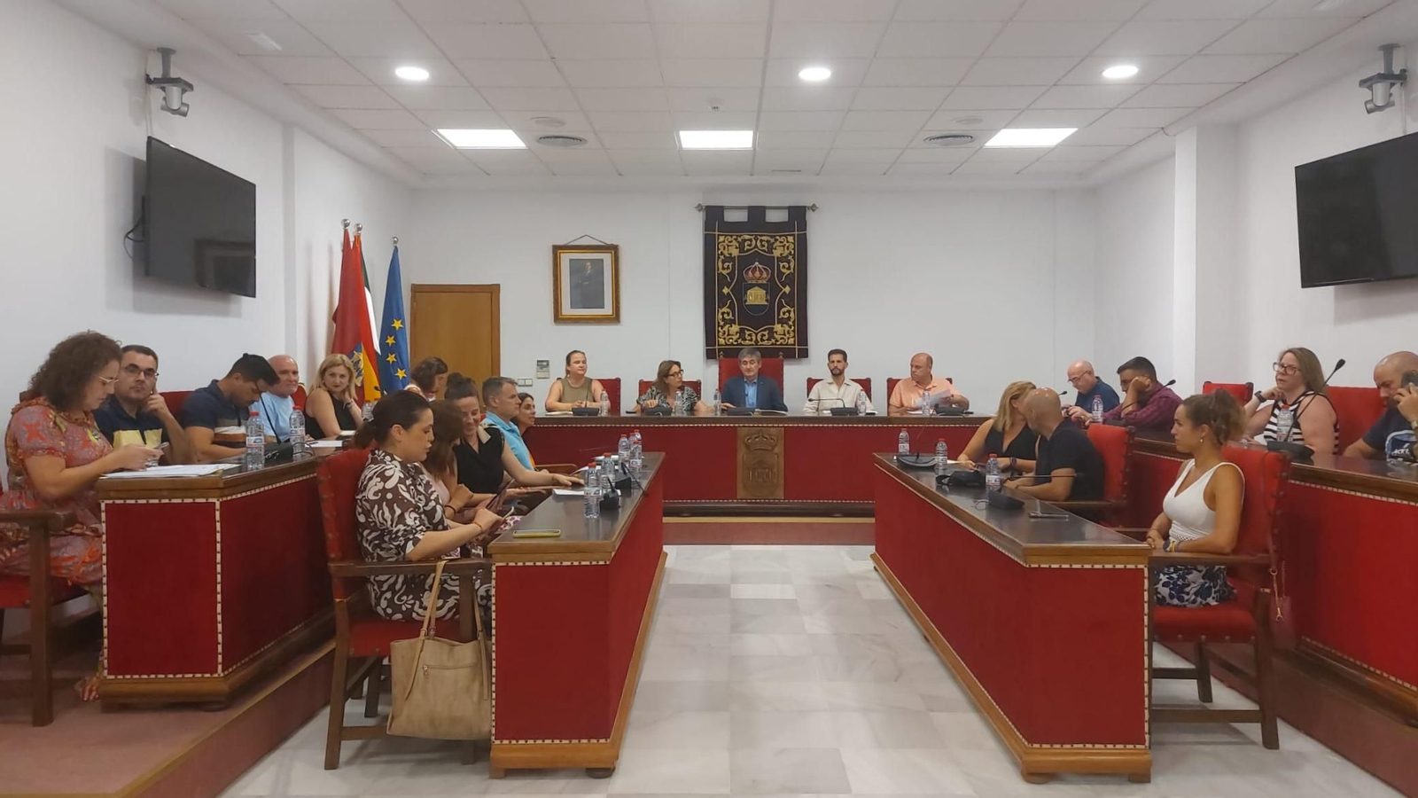 El Pleno de Adra ha aprobado el manifiesto del Día del Orgullo LGTBIQ+.
