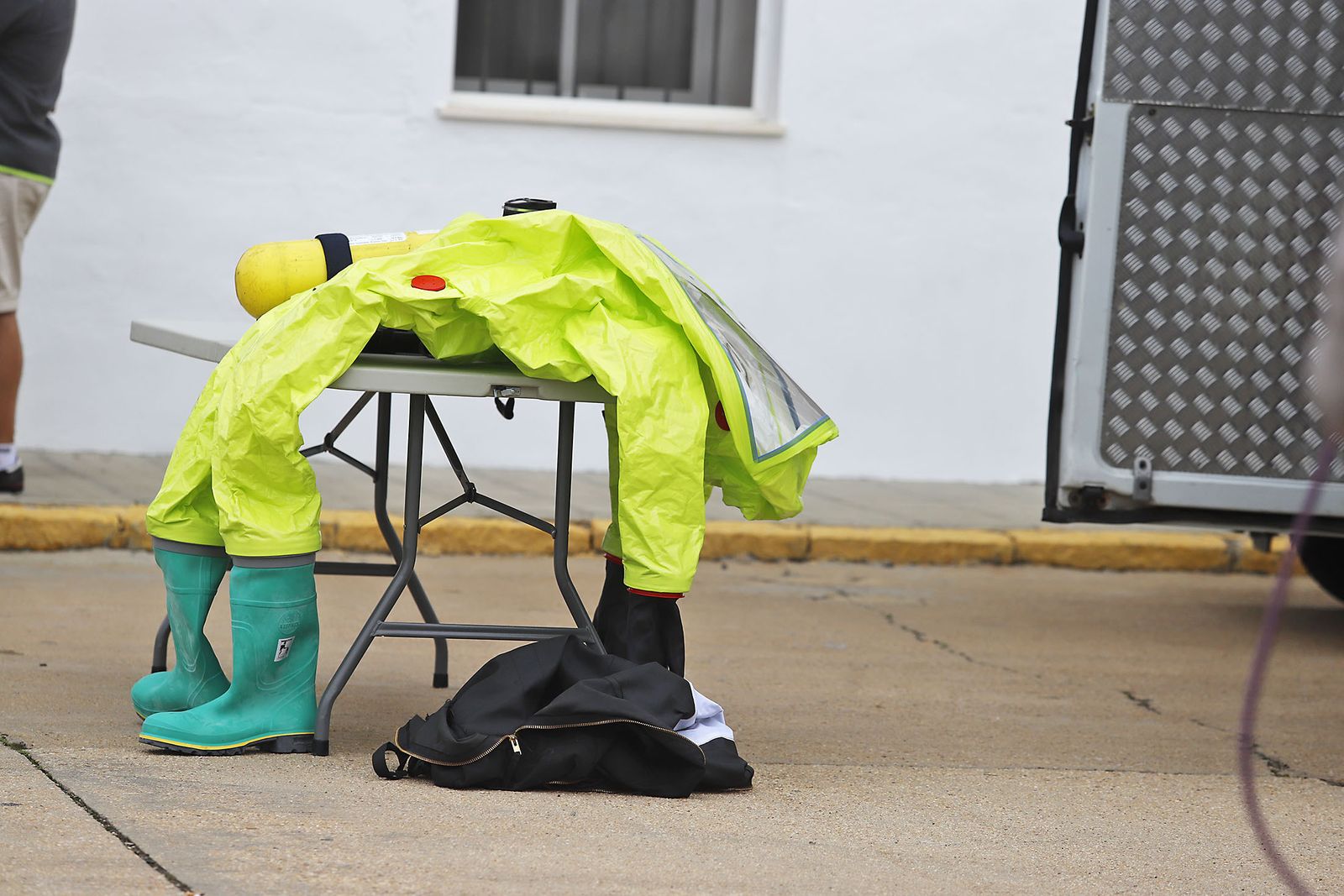 Imágenes del simulacro de explosivos realizado en el muelle de Levante