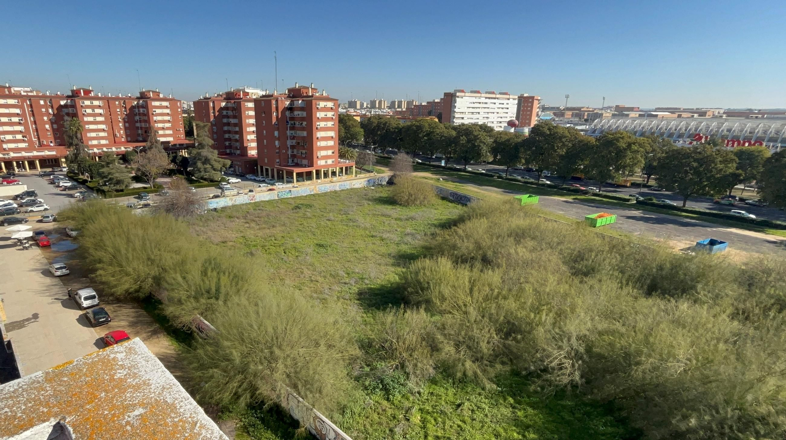 El solar del Tamarguillo sin uso, integrado en una parcela de 31.000 metros cuadrados.
