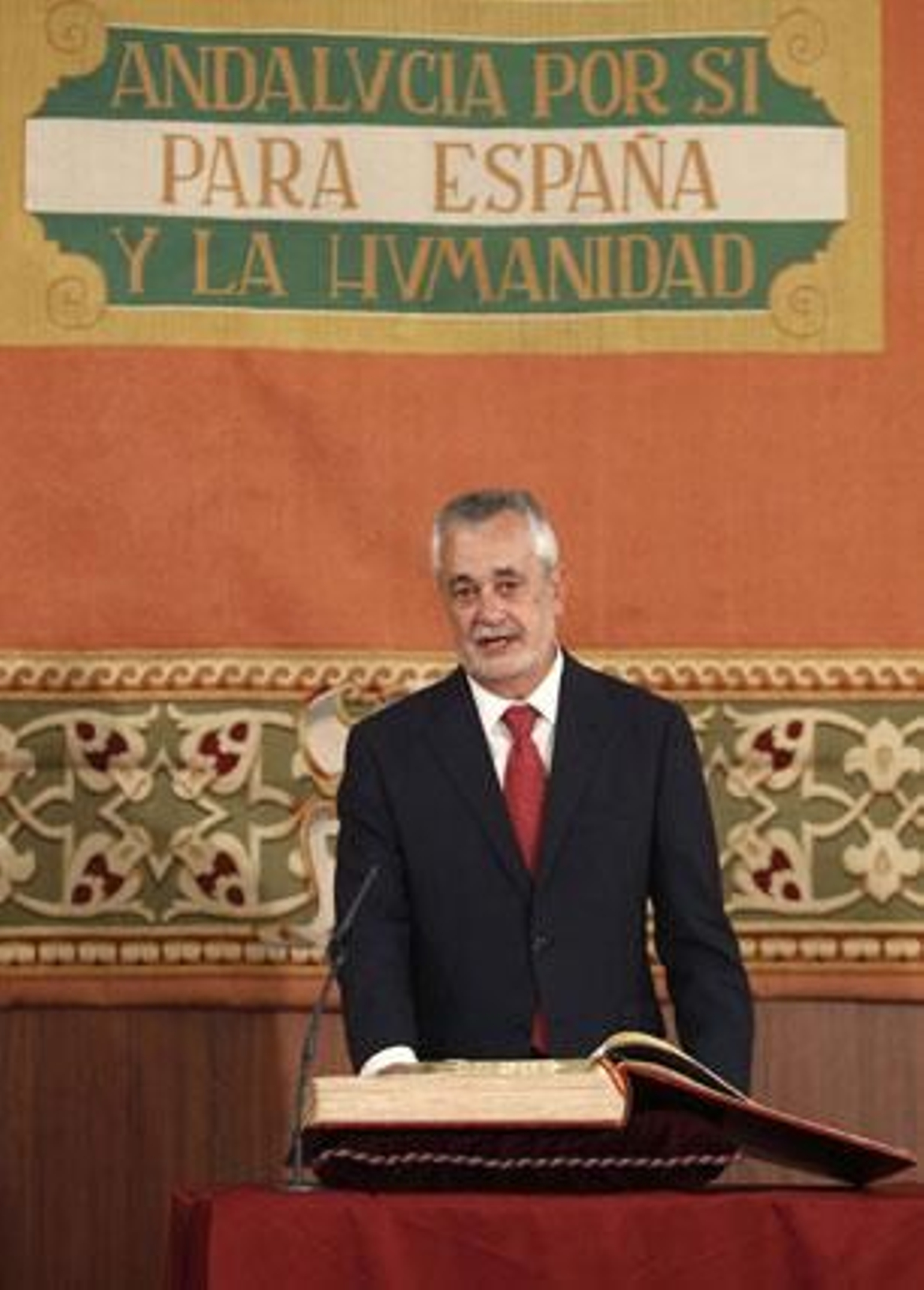 Griñán ofrece lealtad institucional, diálogo y defensa de lo público