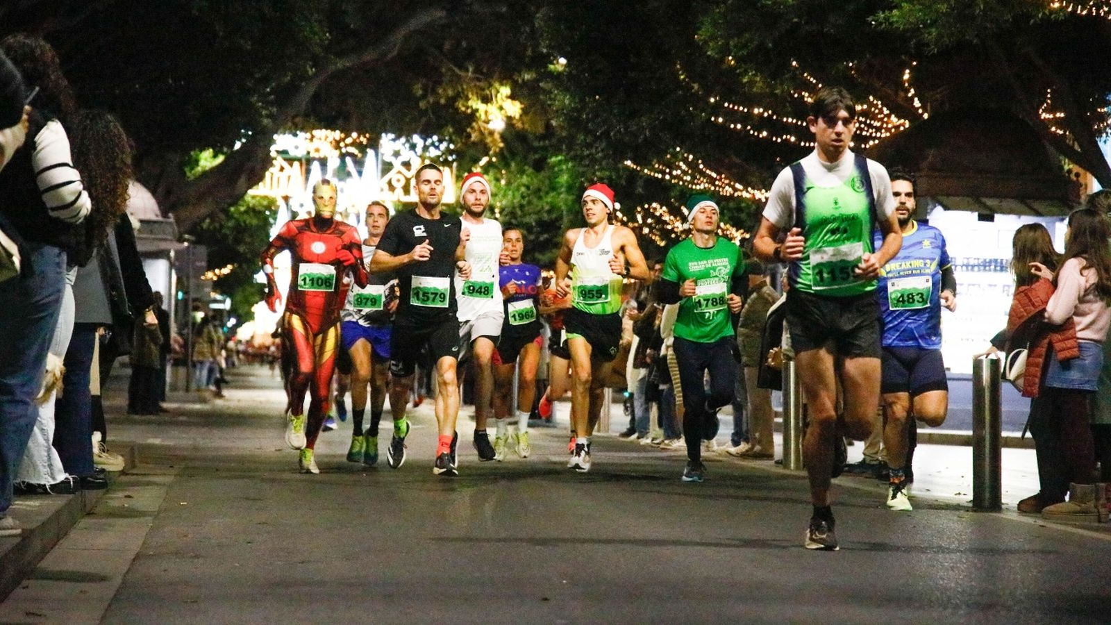Los almerienses disfrutaron de esta carrera por las calles de la capital el pasado año.