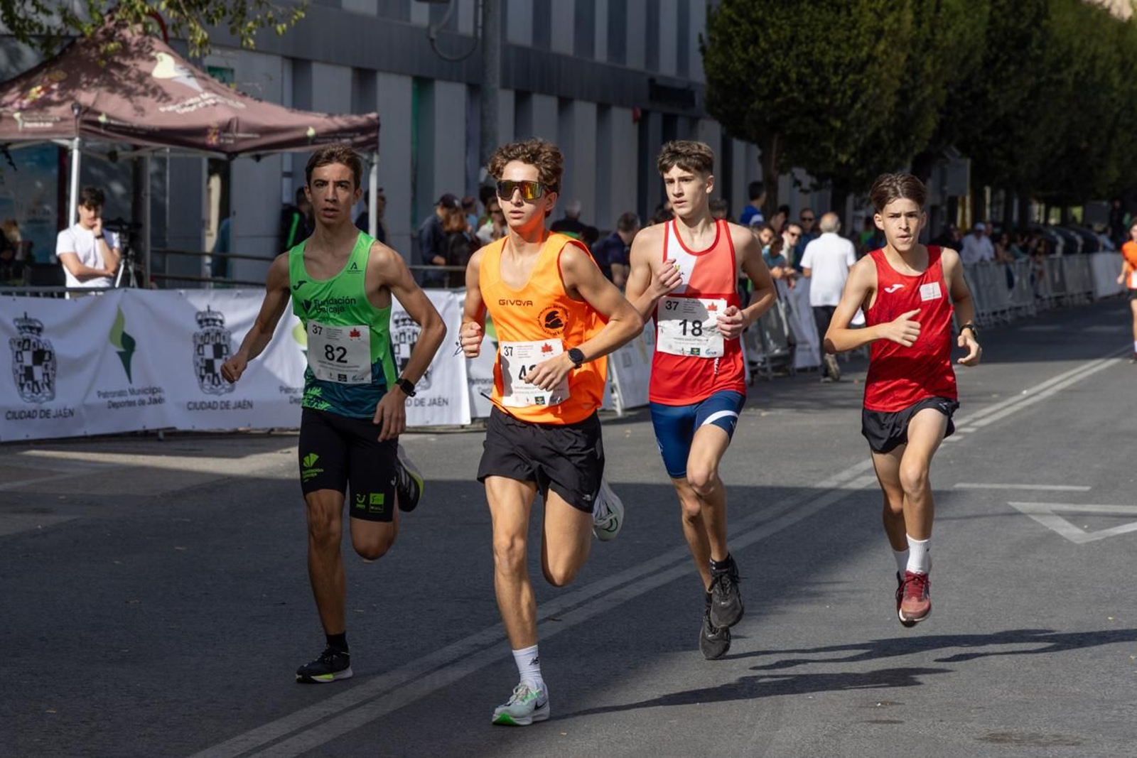 Ignacio Fontes y Marta Serrano reinan en la XXXVII Milla Urbana Internacional de Otoño 'Manuel Pancorbo'