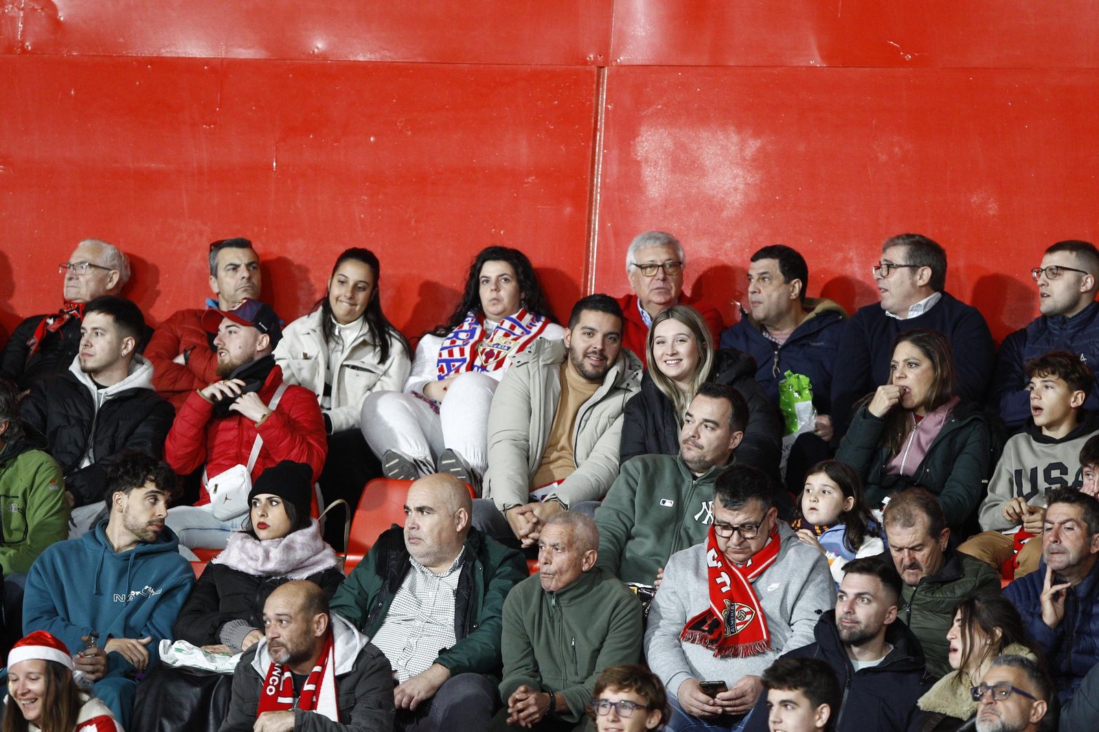 Búscate en las fotos del Almería-Cádiz