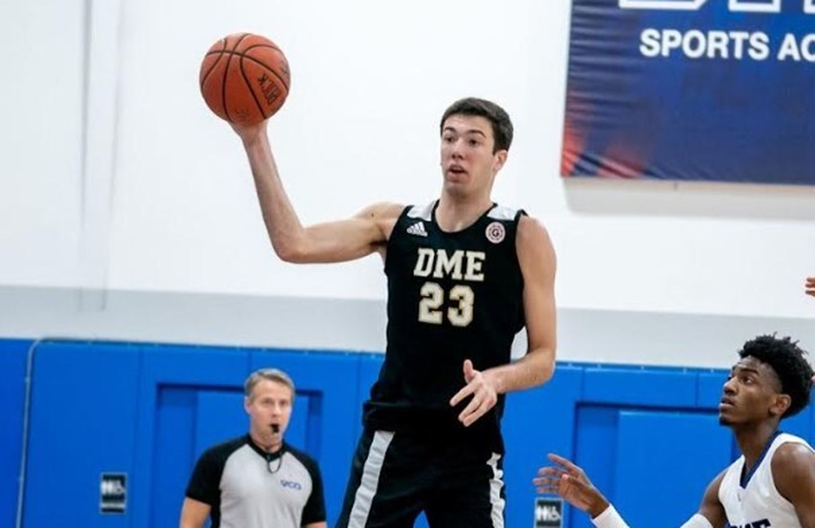 Álvaro Folgueiras, con la DME.