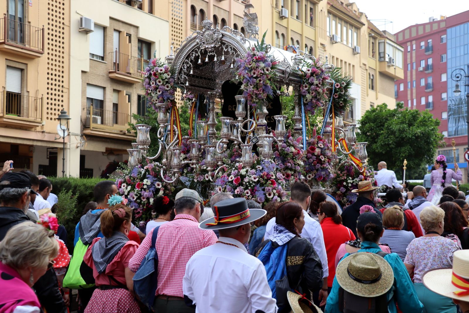El Rocío 2023: Imágenes de los peregrinos de la Hermandad de Emigrantes