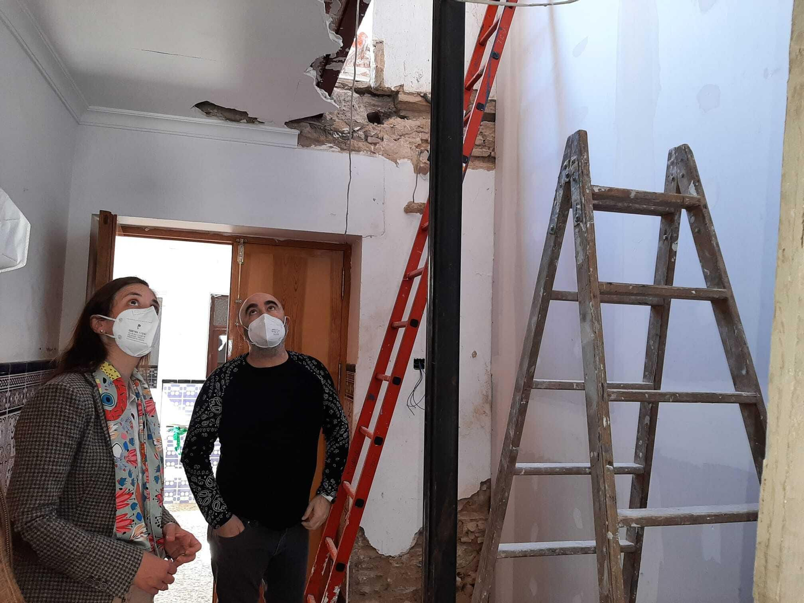 Cristina Casanueva visita una de las obras.