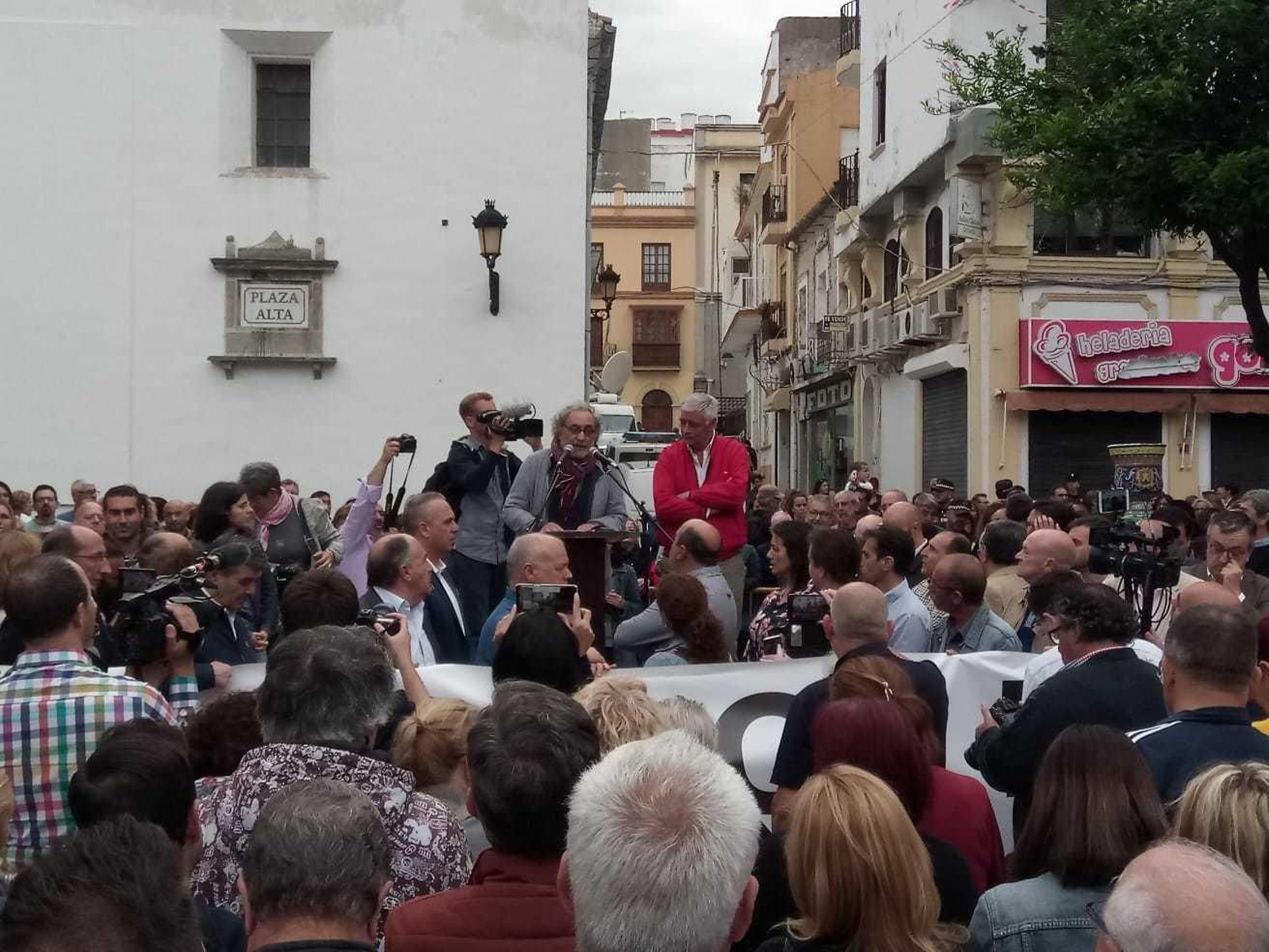 Pepe Chamizo y Francisco Mena durante la lectura del manifiesto.