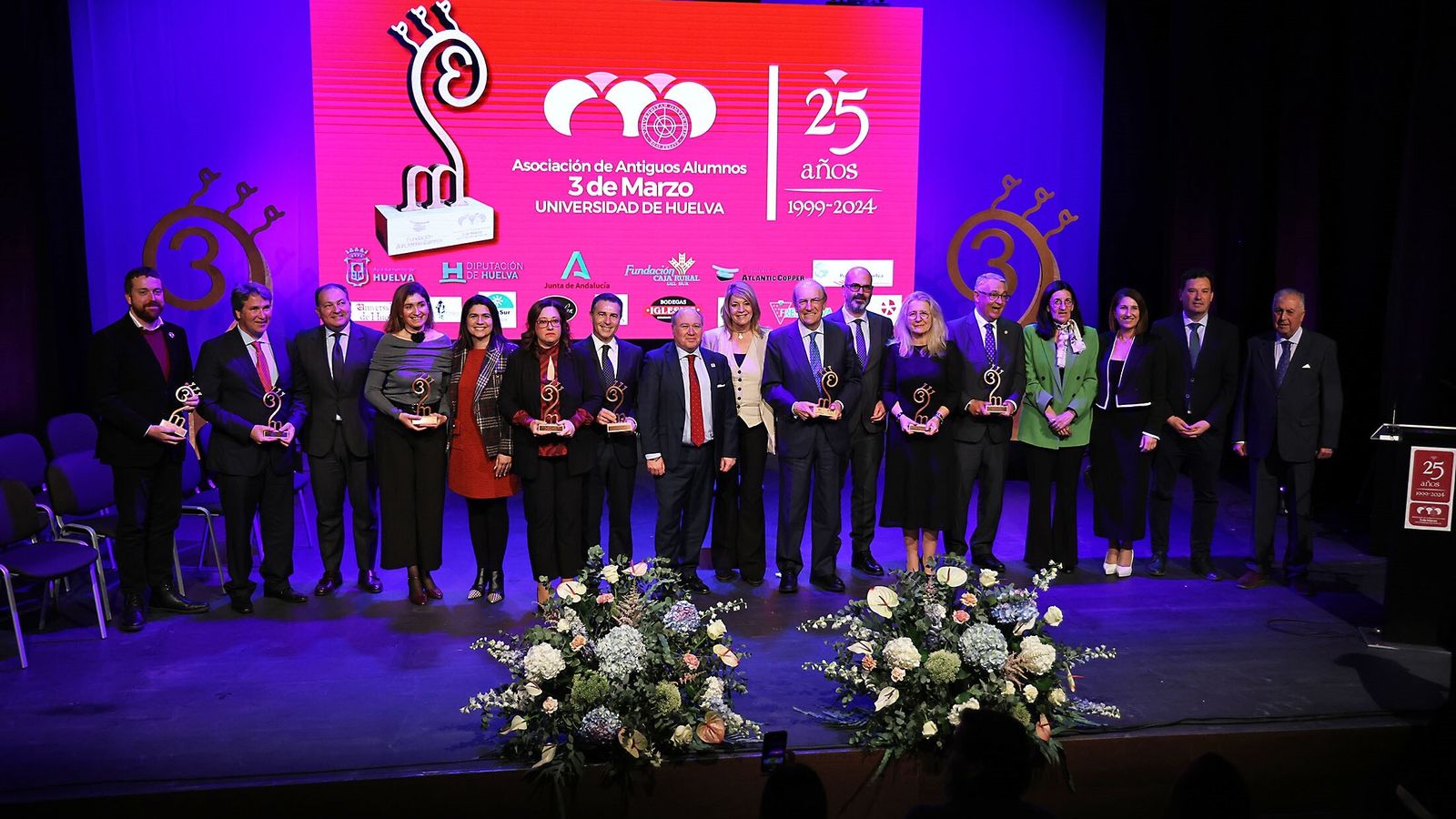 Acto de entrega de los premios de la Asociación de Antiguos Alumnos 3 de Marzo