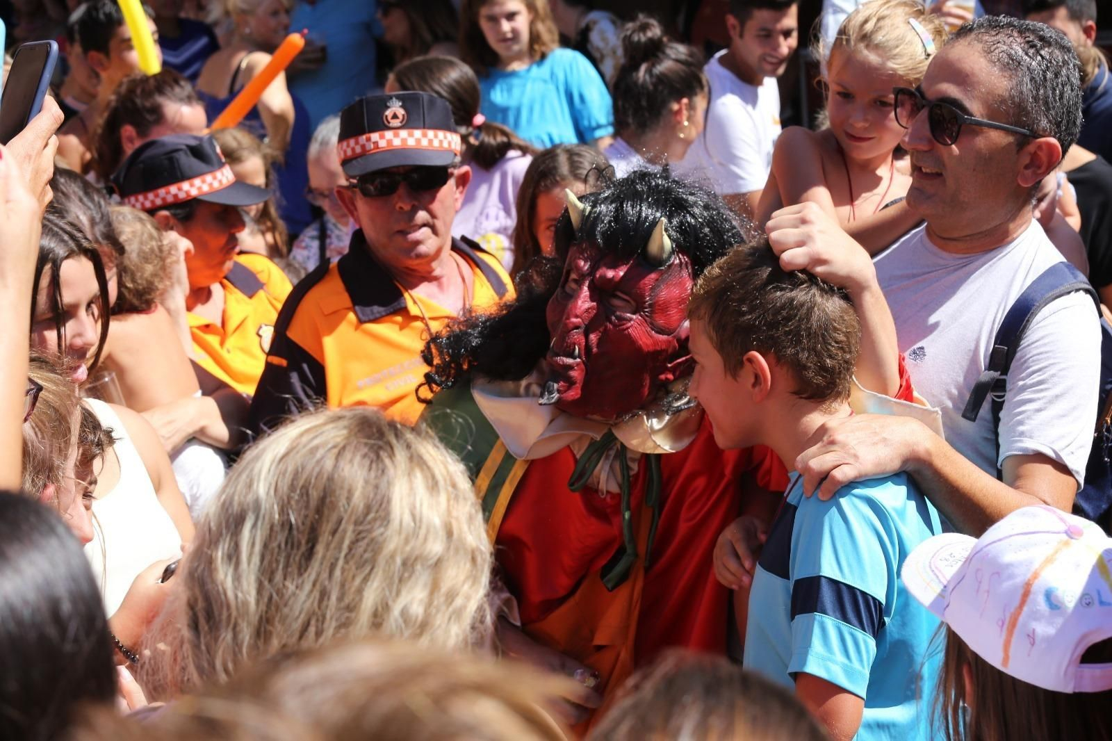 Las mejores imágenes de la fiesta de la Diablilla en Montoro: sustos, diversión y un espectacular tobogán gigante